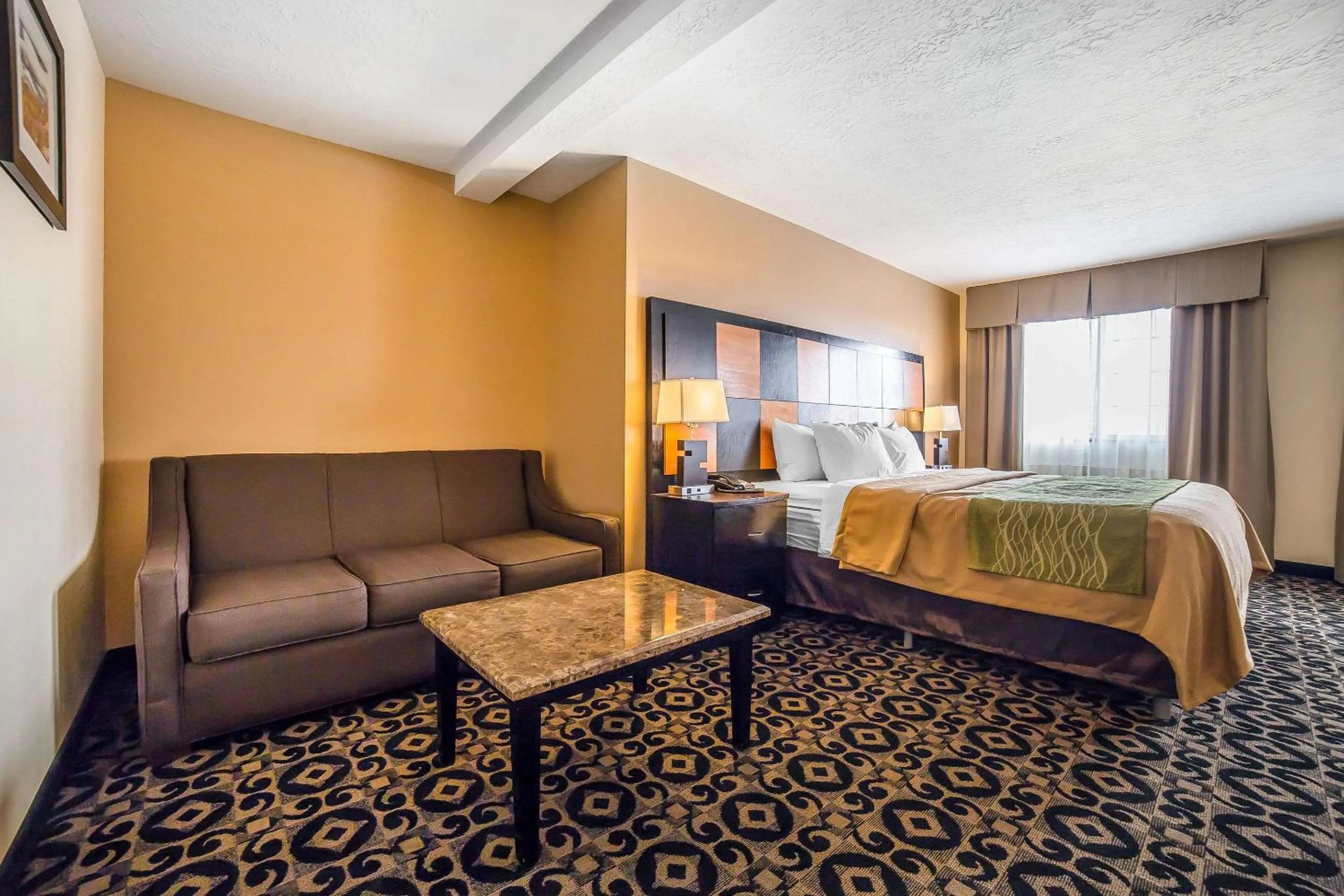 Bedroom, Bed in Comfort Inn Ballard-Roosevelt