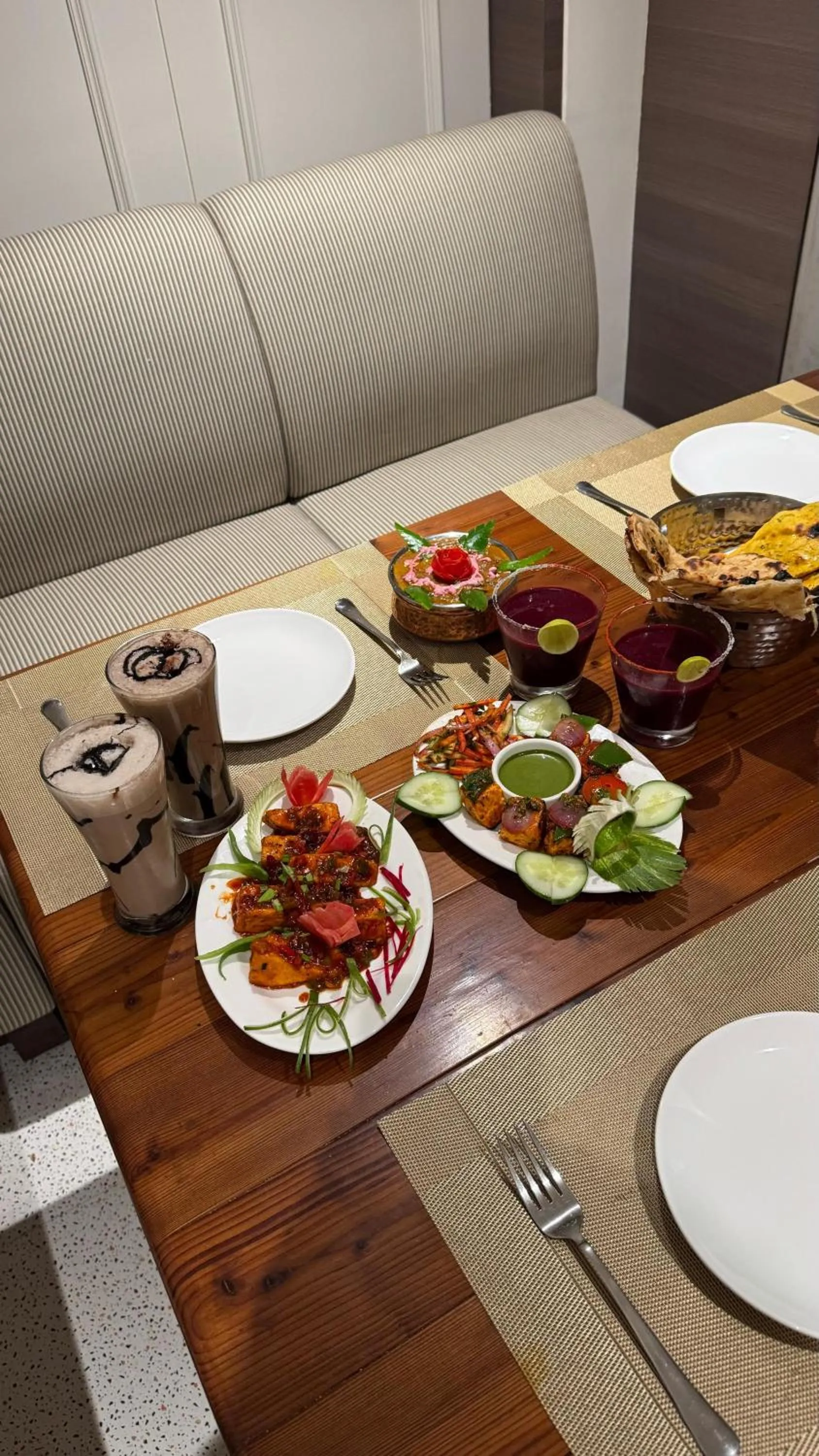 Restaurant/places to eat in Hotel Bagla Atithi Banaras