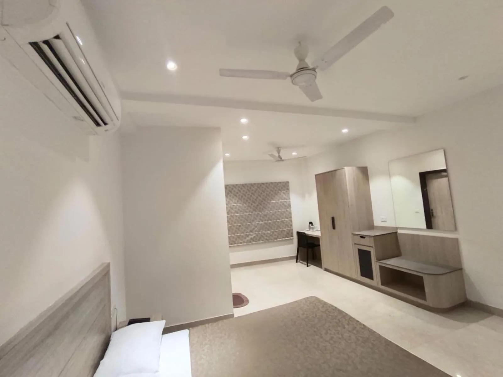 Bed in Hotel Bagla Atithi Banaras