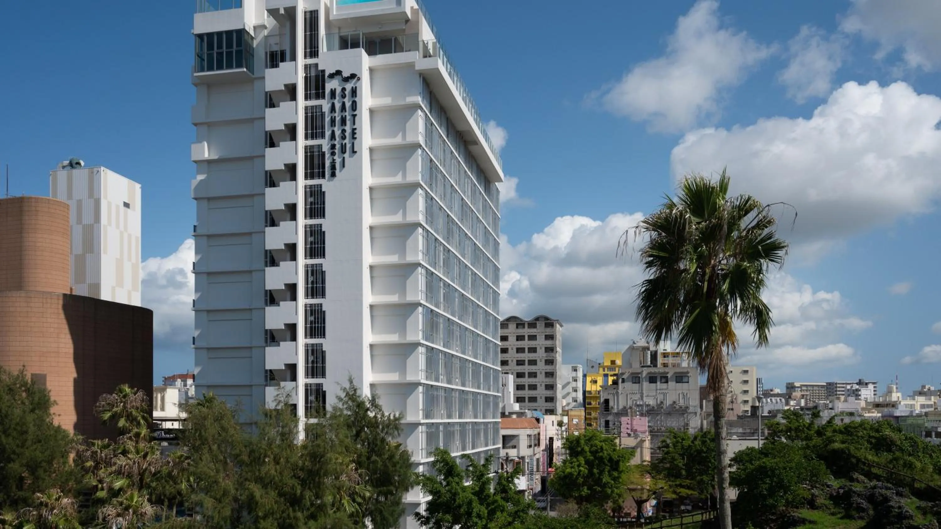 Property building in HOTEL SANSUI NAHA Ryukyu Onsen Naminoue-No-Yu