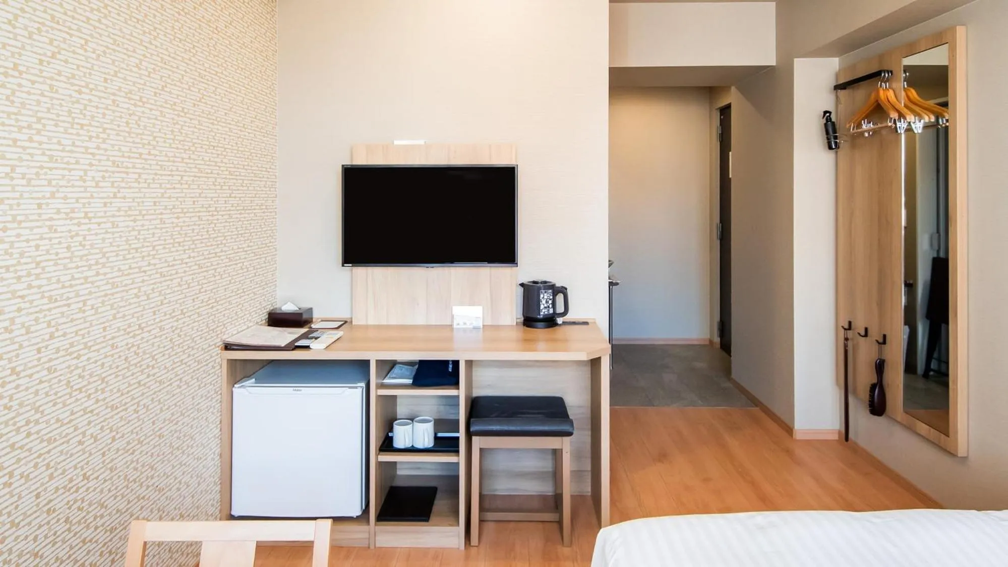 TV and multimedia, Bed in HOTEL SANSUI NAHA Ryukyu Onsen Naminoue-No-Yu