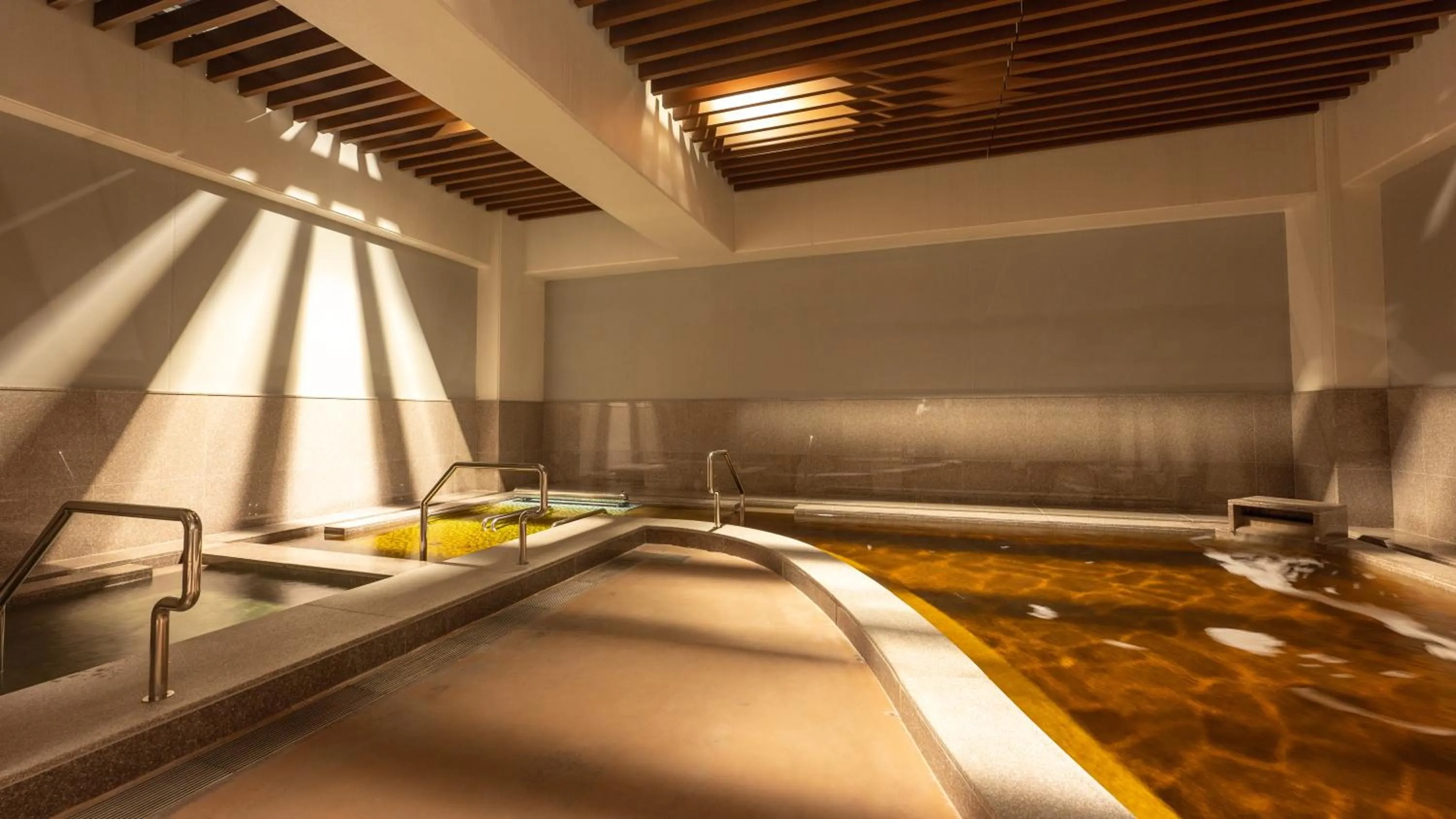 Hot Spring Bath in HOTEL SANSUI NAHA Ryukyu Onsen Naminoue-No-Yu