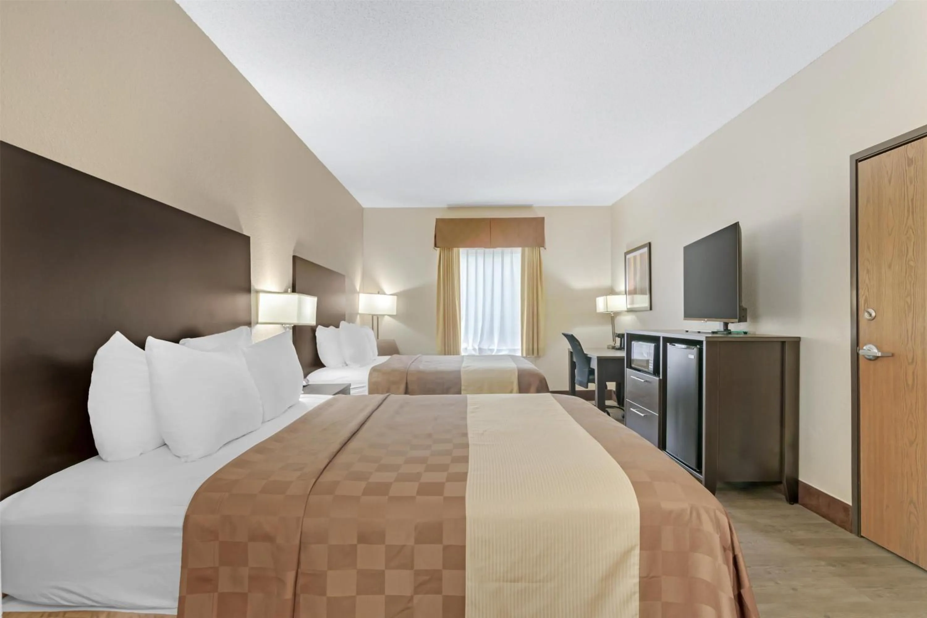 Bedroom, Bed in Best Western Teal Lake Inn