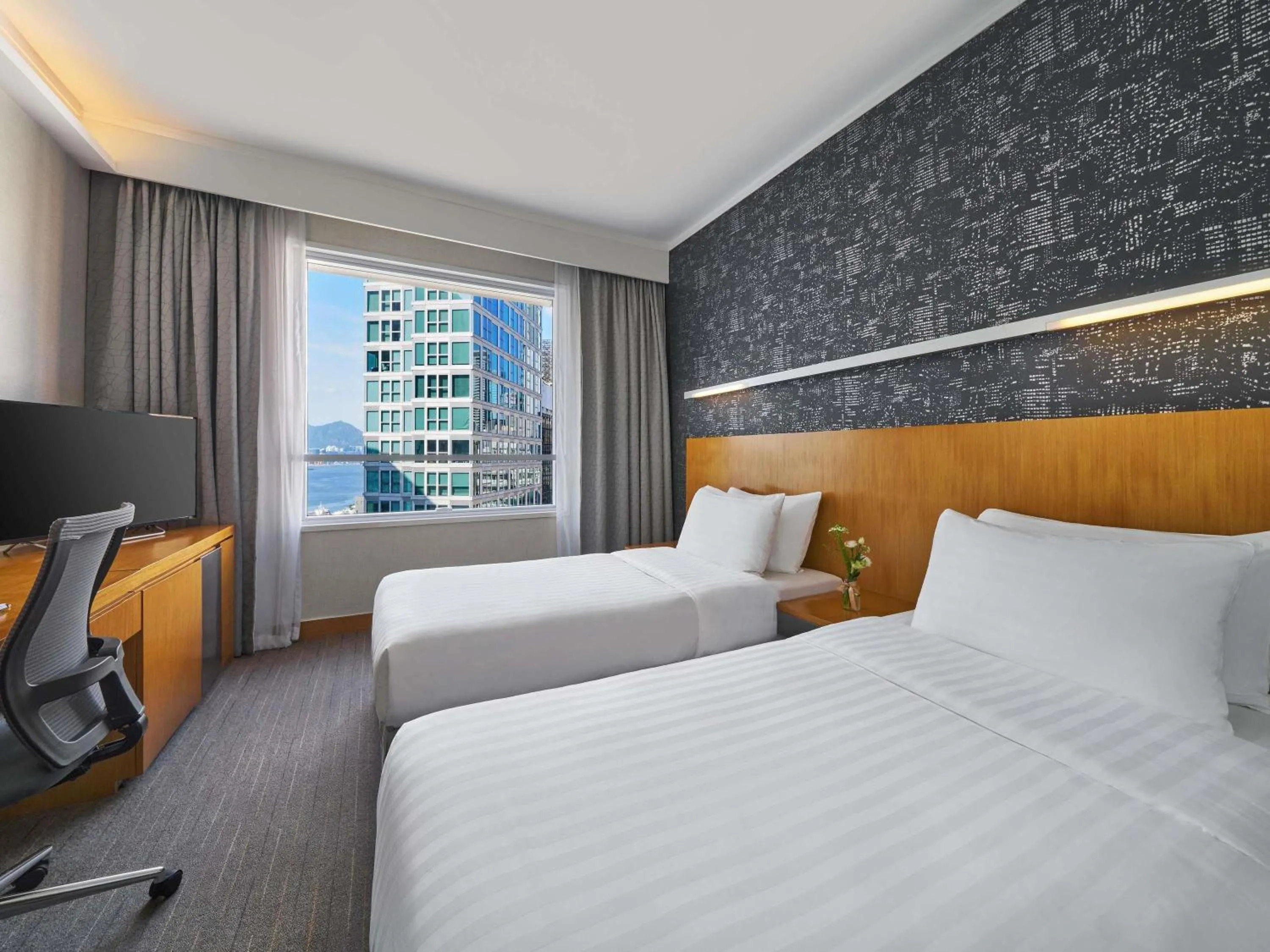 Bedroom, Bed in Novotel Century Hong Kong