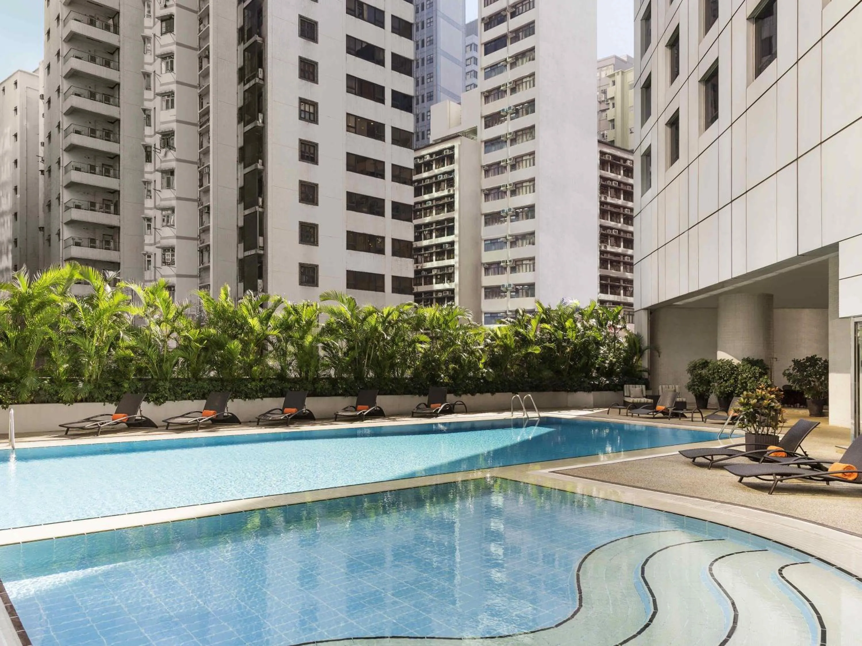 Pool view in Novotel Century Hong Kong