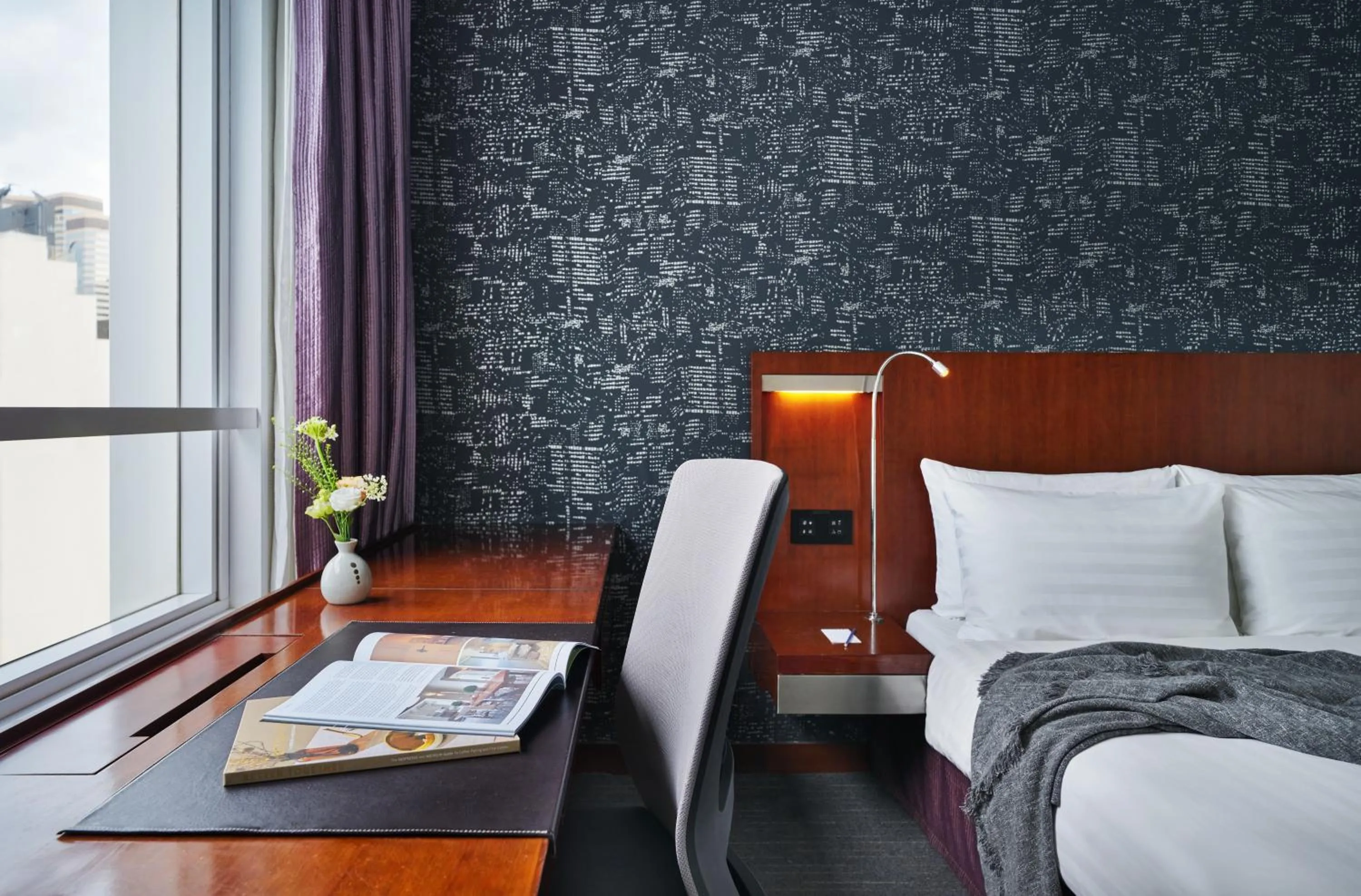 Bedroom in Novotel Century Hong Kong