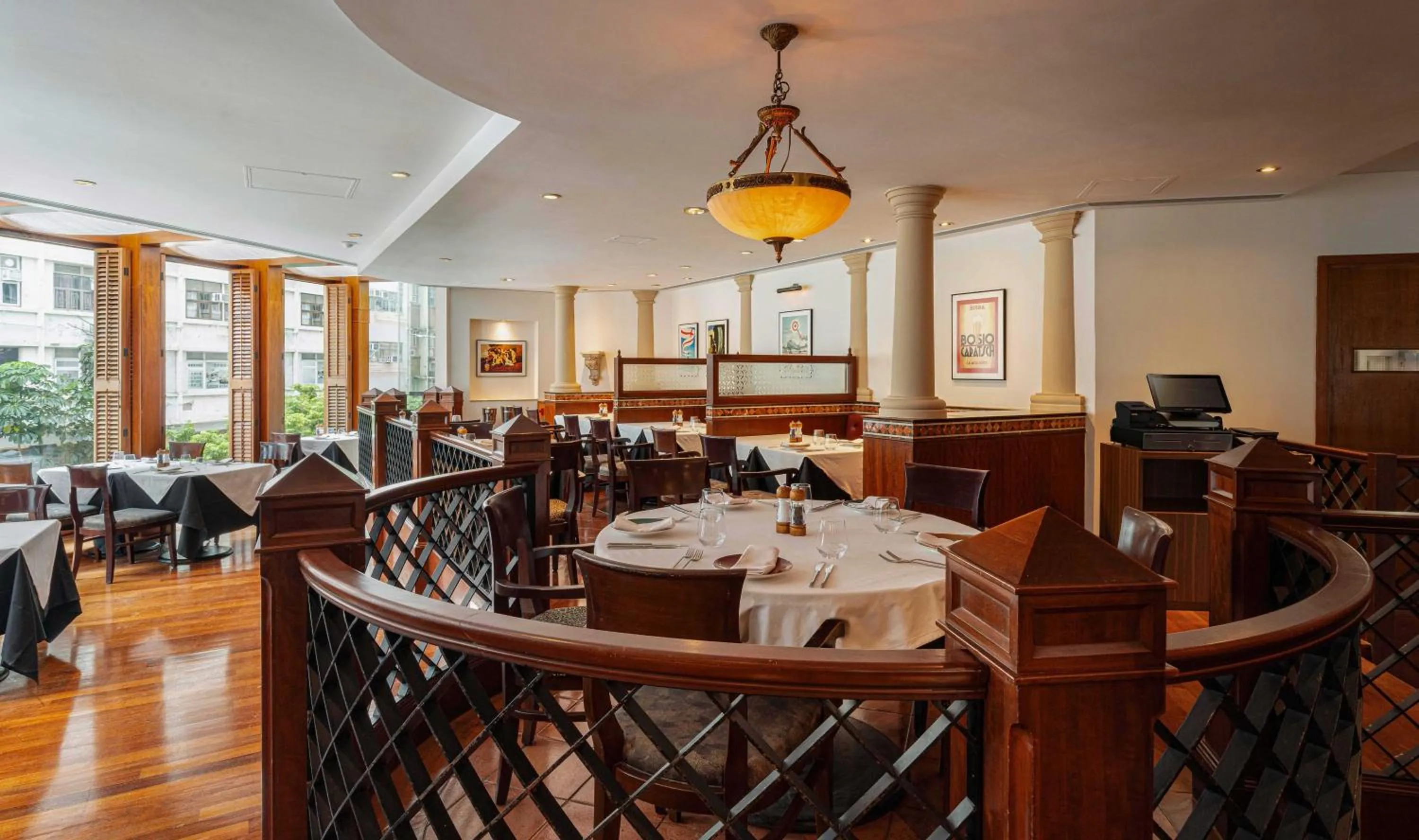 Restaurant/places to eat in Novotel Century Hong Kong