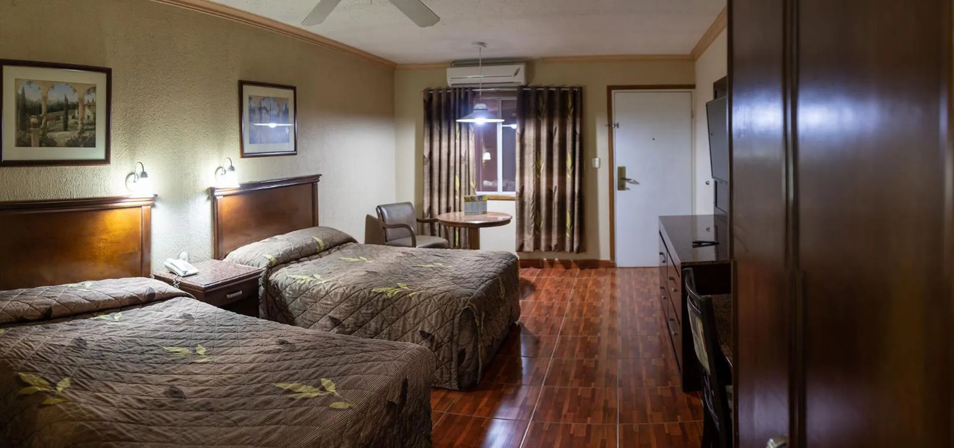 Bedroom, Bed in Hotel San Martin