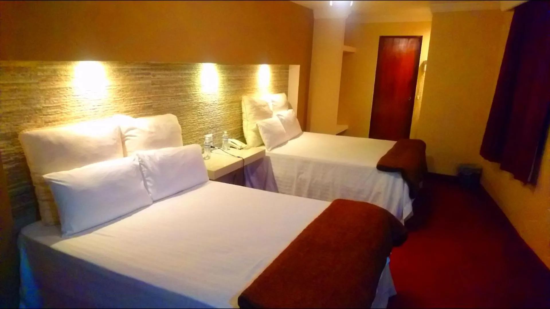 Photo of the whole room in Hotel Royal Inn