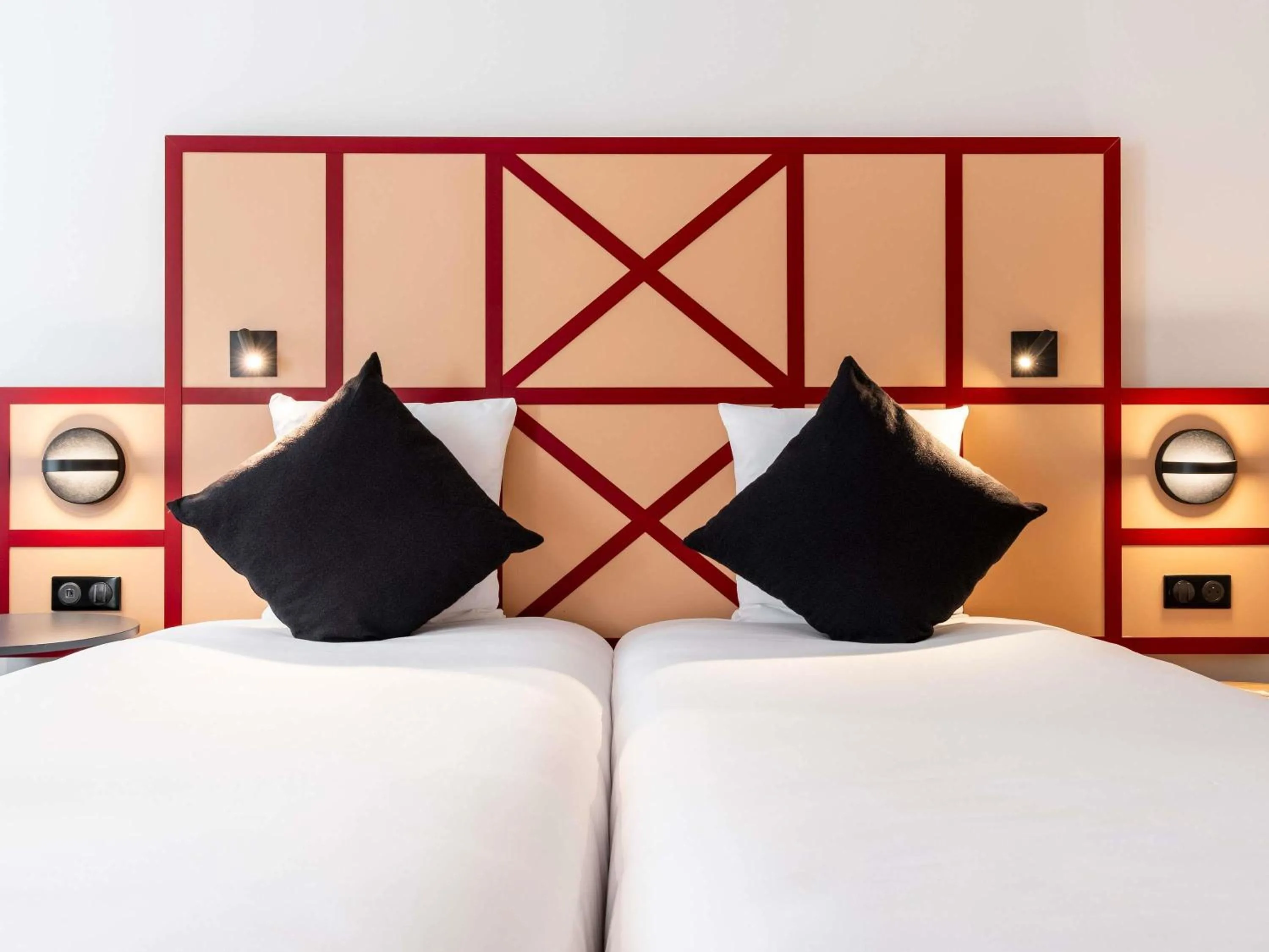 Bedroom, Bed in Mercure Rouen Centre Champ de Mars