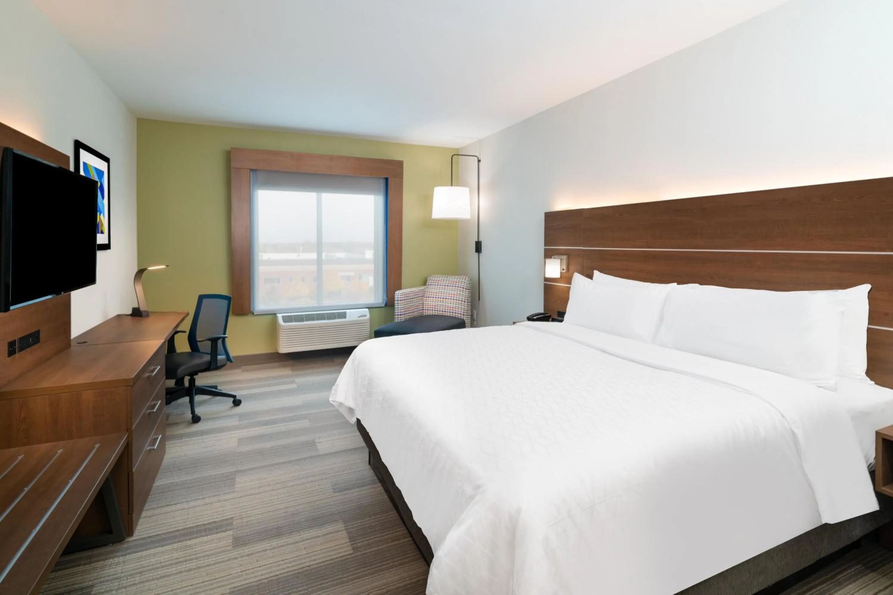 Photo of the whole room, Bed in Holiday Inn Express & Suites - St Peters by IHG