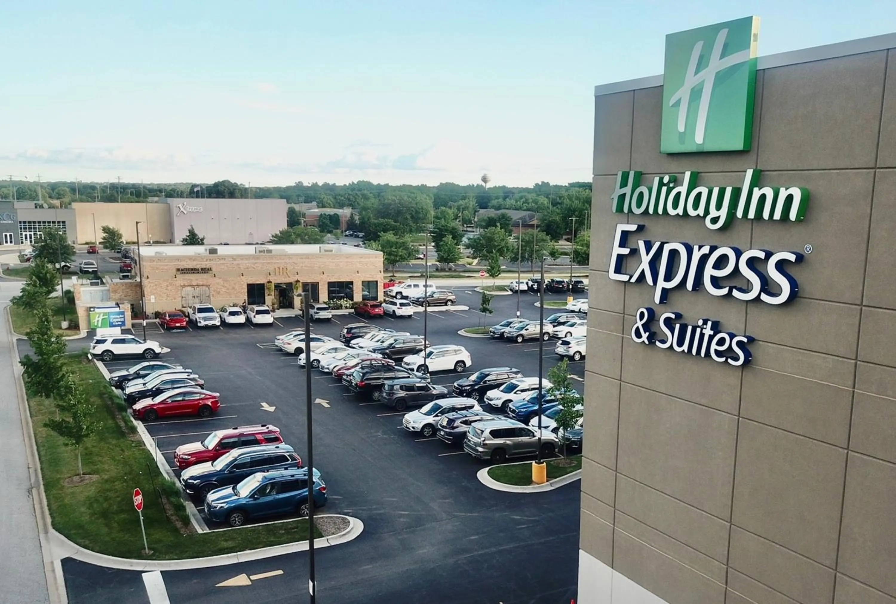Property building in Holiday Inn Express & Suites - Yorkville by IHG