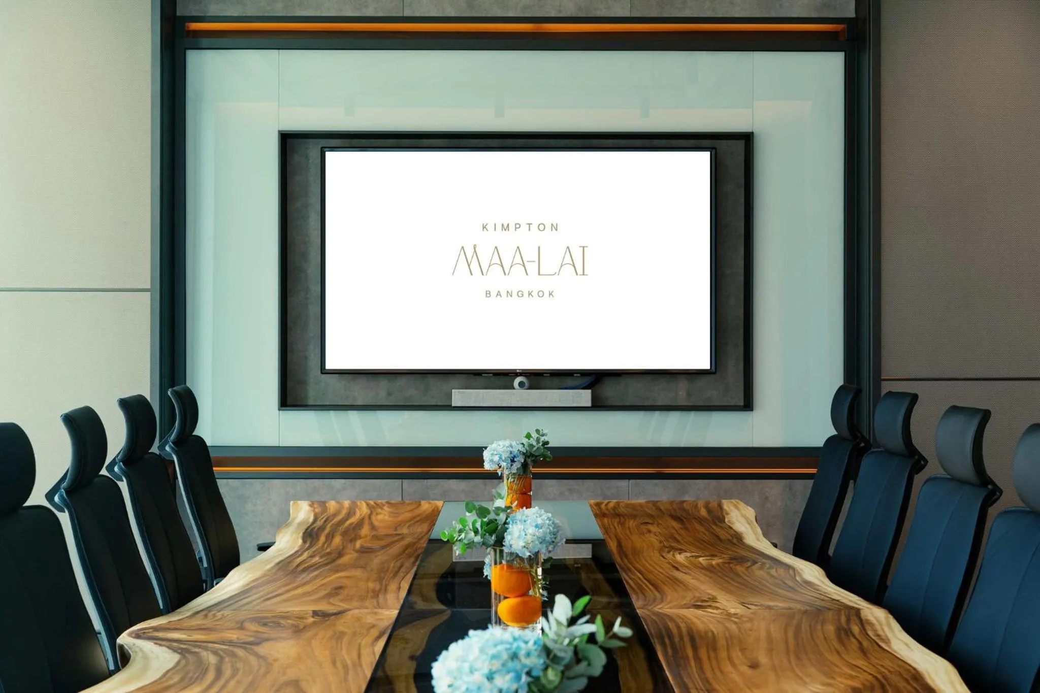 Meeting/conference room in Kimpton Maa-Lai Bangkok by IHG