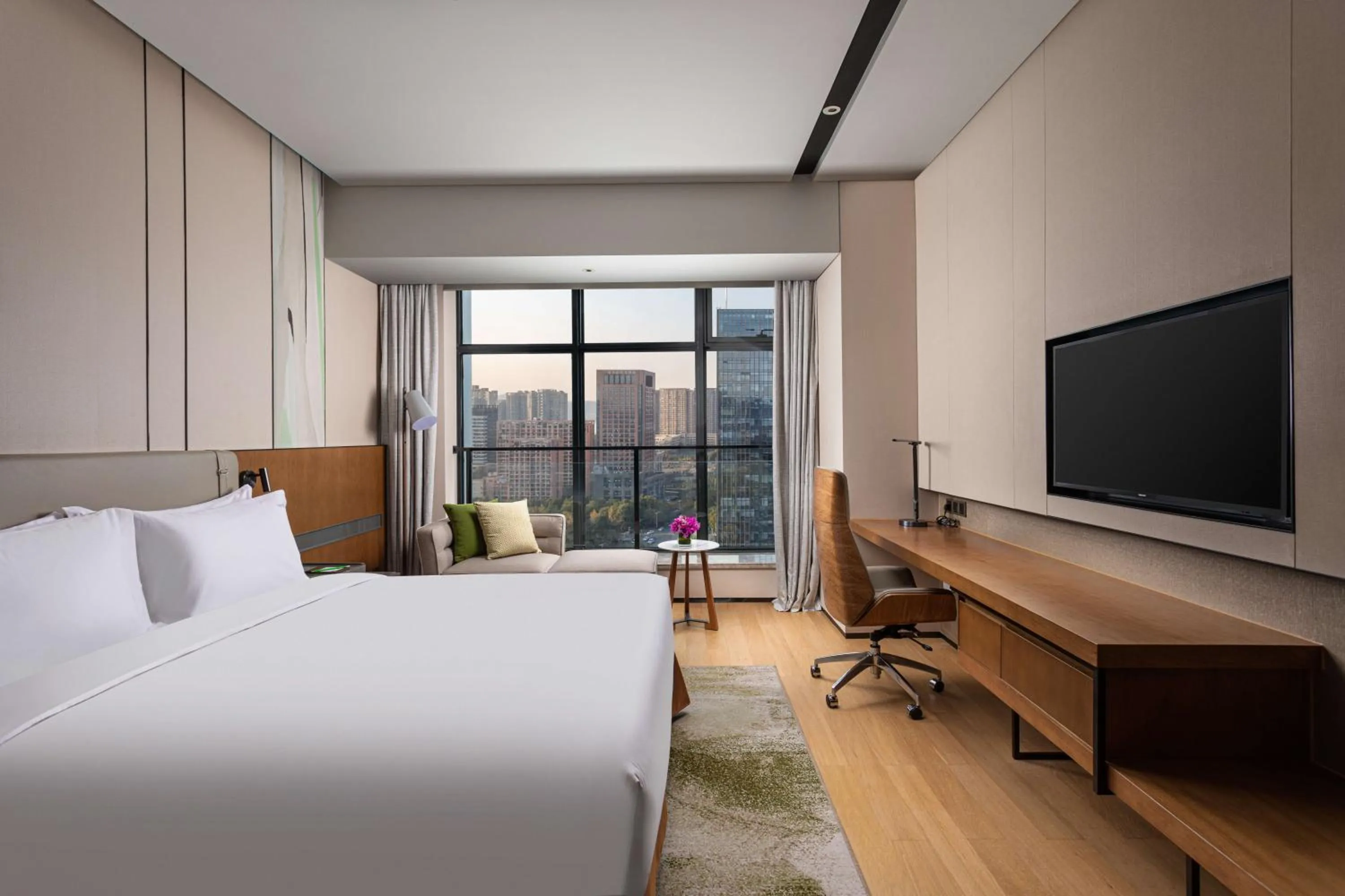 Bedroom in Holiday Inn Hangzhou Binjiang