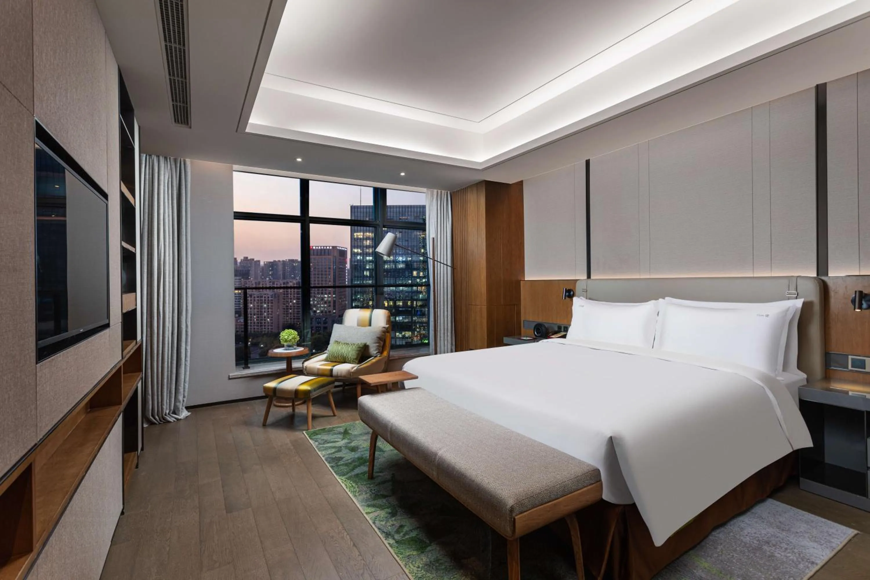 Bedroom in Holiday Inn Hangzhou Binjiang