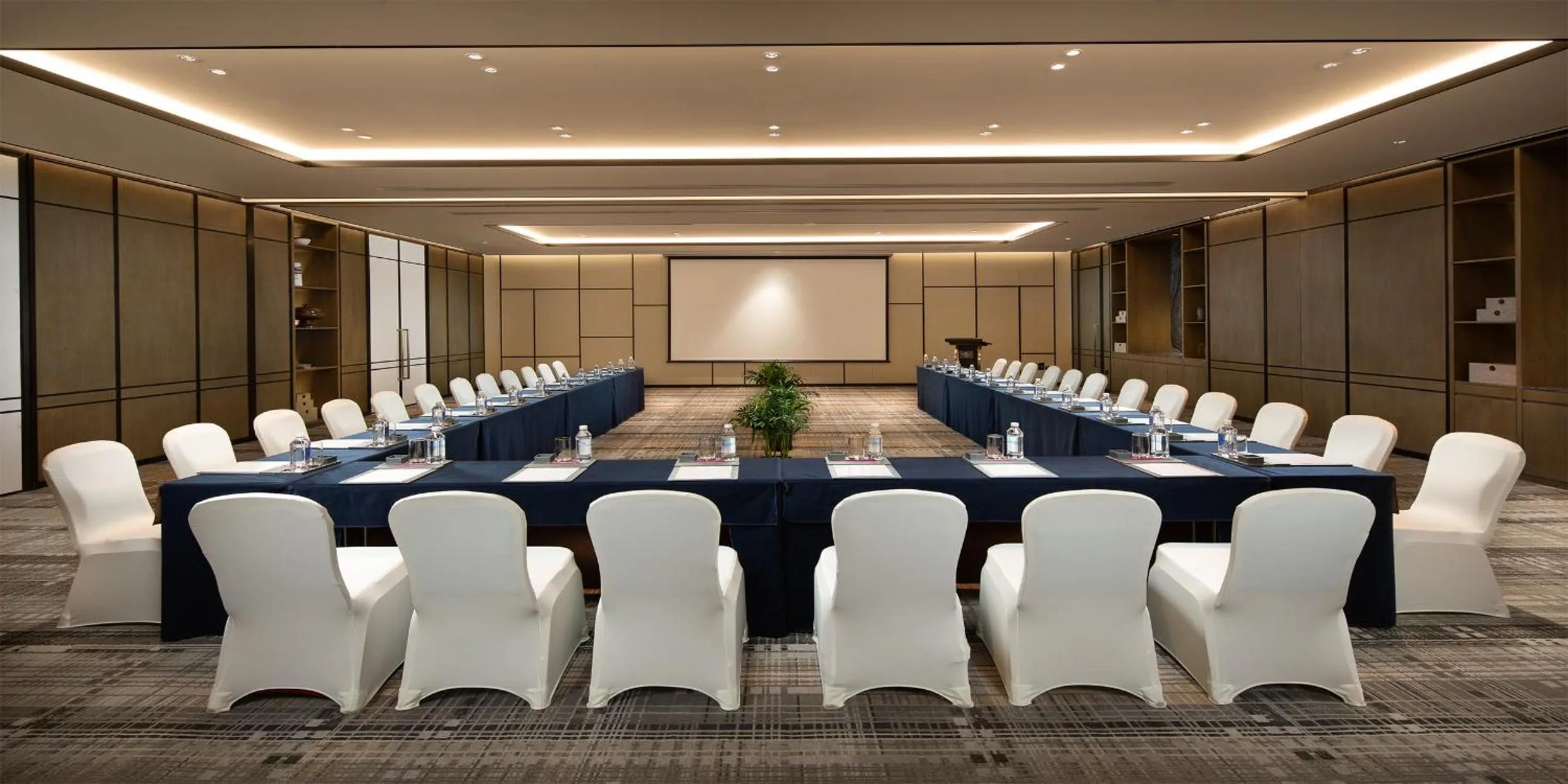 Meeting/conference room in Crowne Plaza Wuzhen by IHG