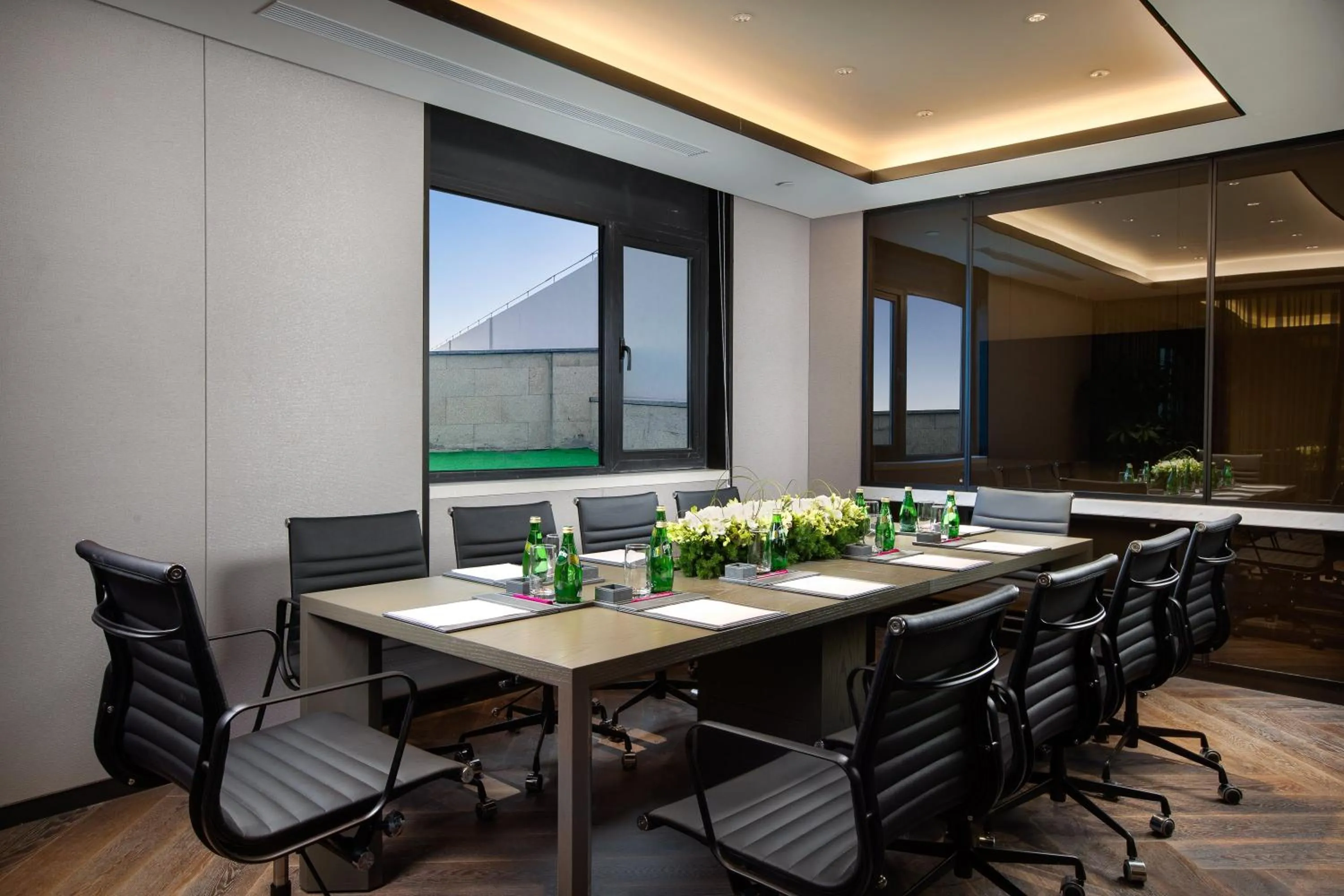 Meeting/conference room in Crowne Plaza Wuzhen by IHG