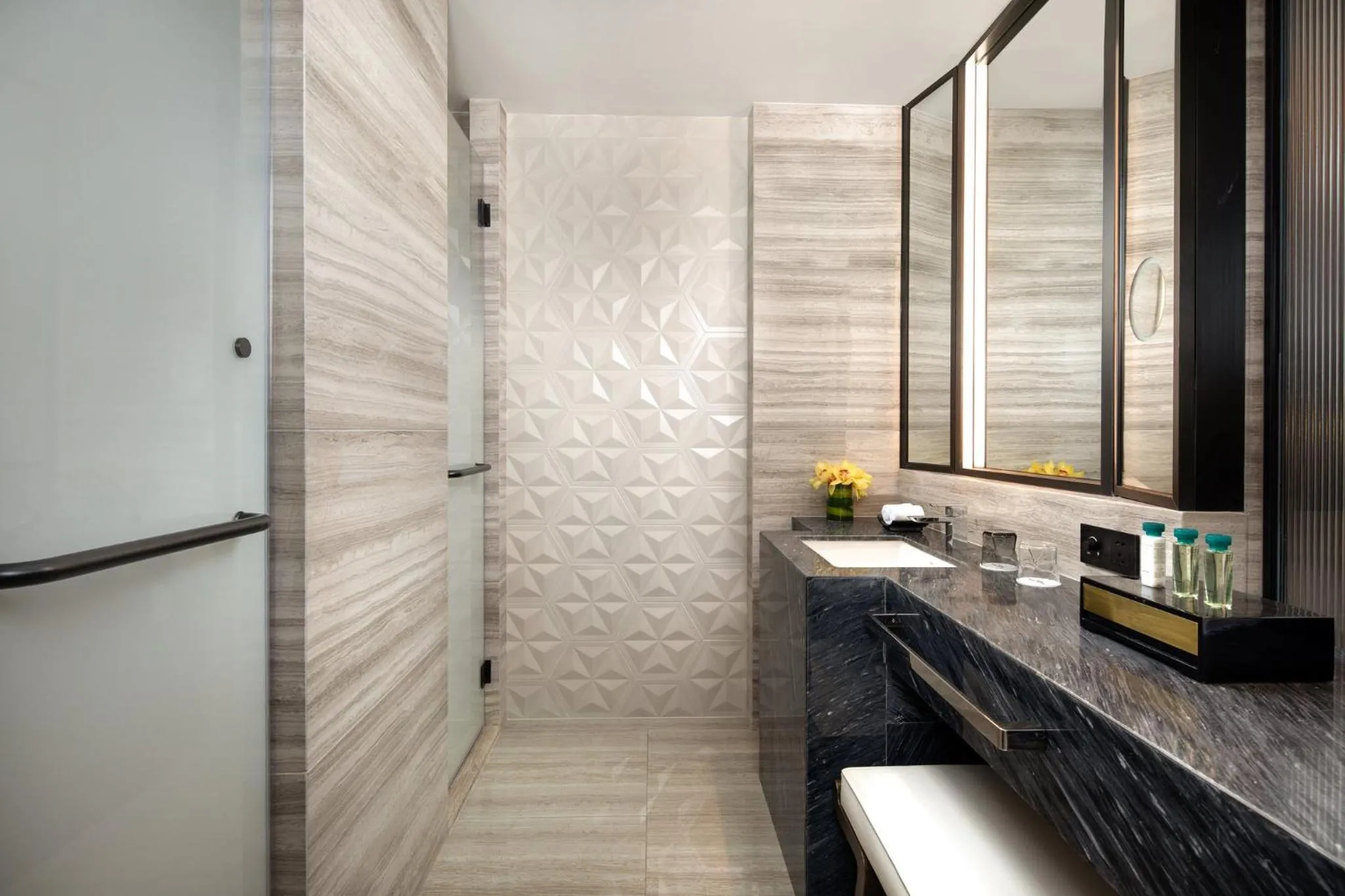 Photo of the whole room in Crowne Plaza Wuzhen by IHG