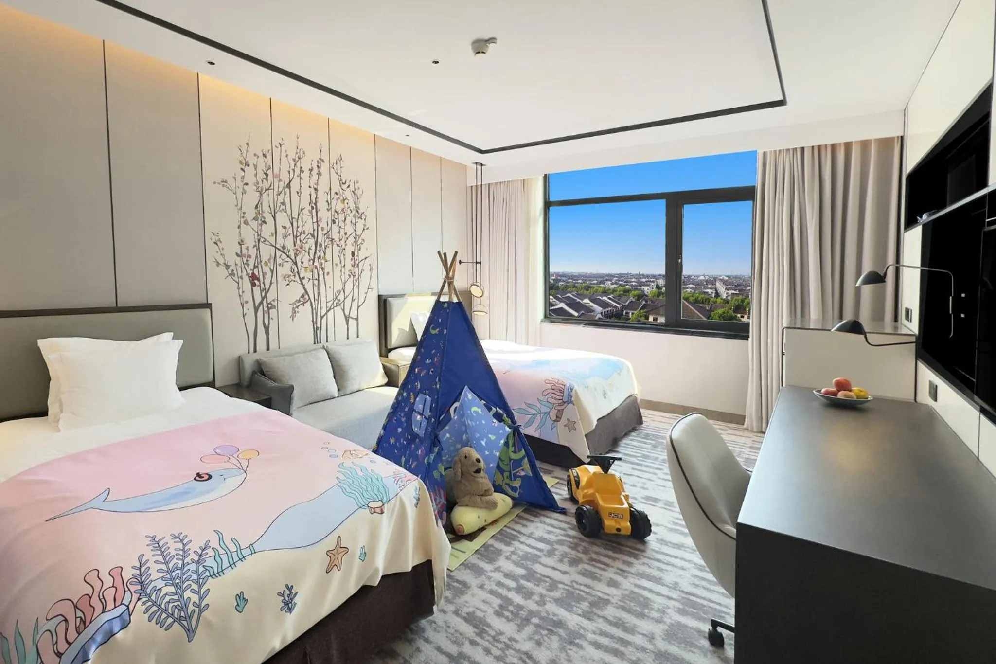 Photo of the whole room, Bed in Crowne Plaza Wuzhen by IHG