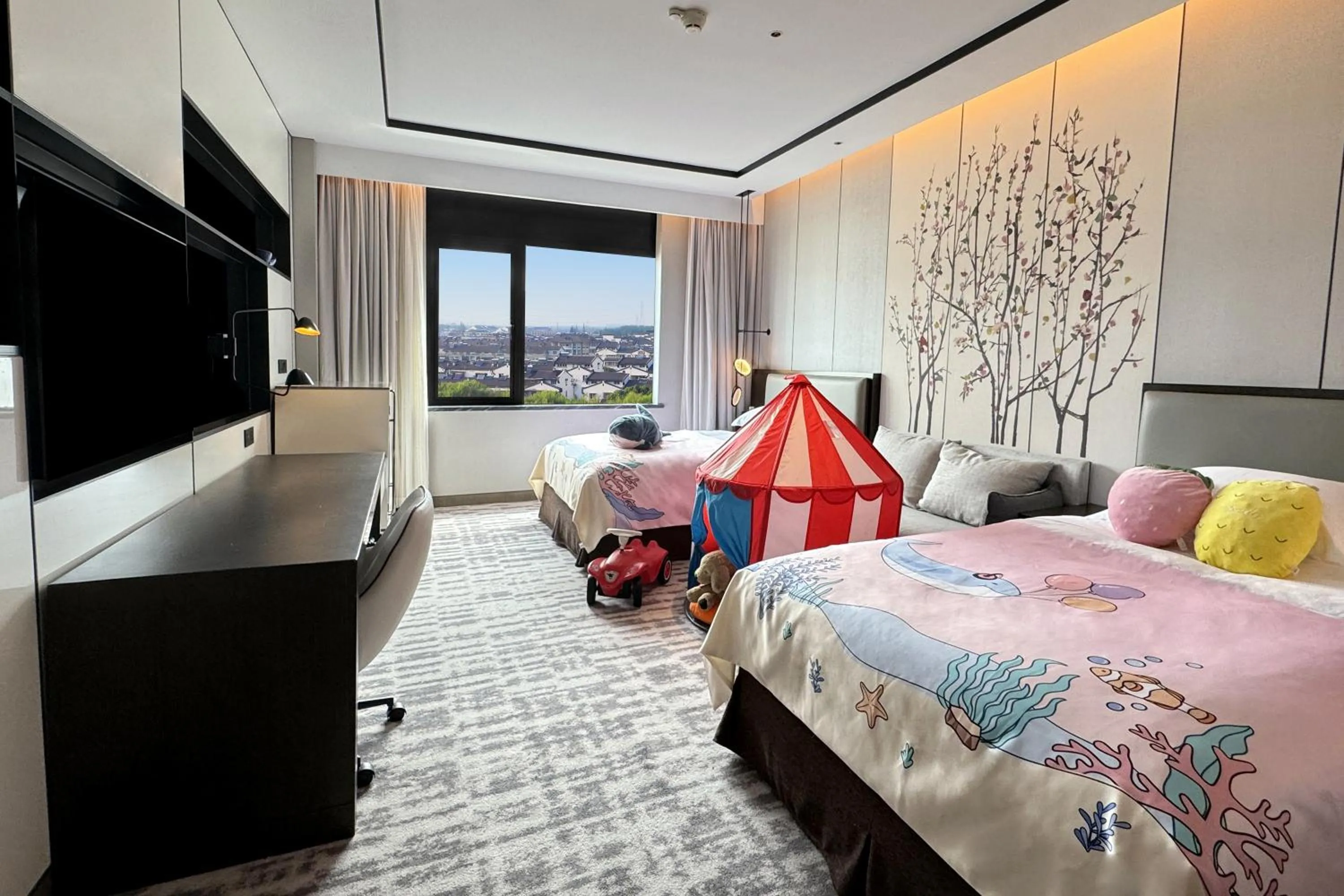Bedroom, Bed in Crowne Plaza Wuzhen by IHG