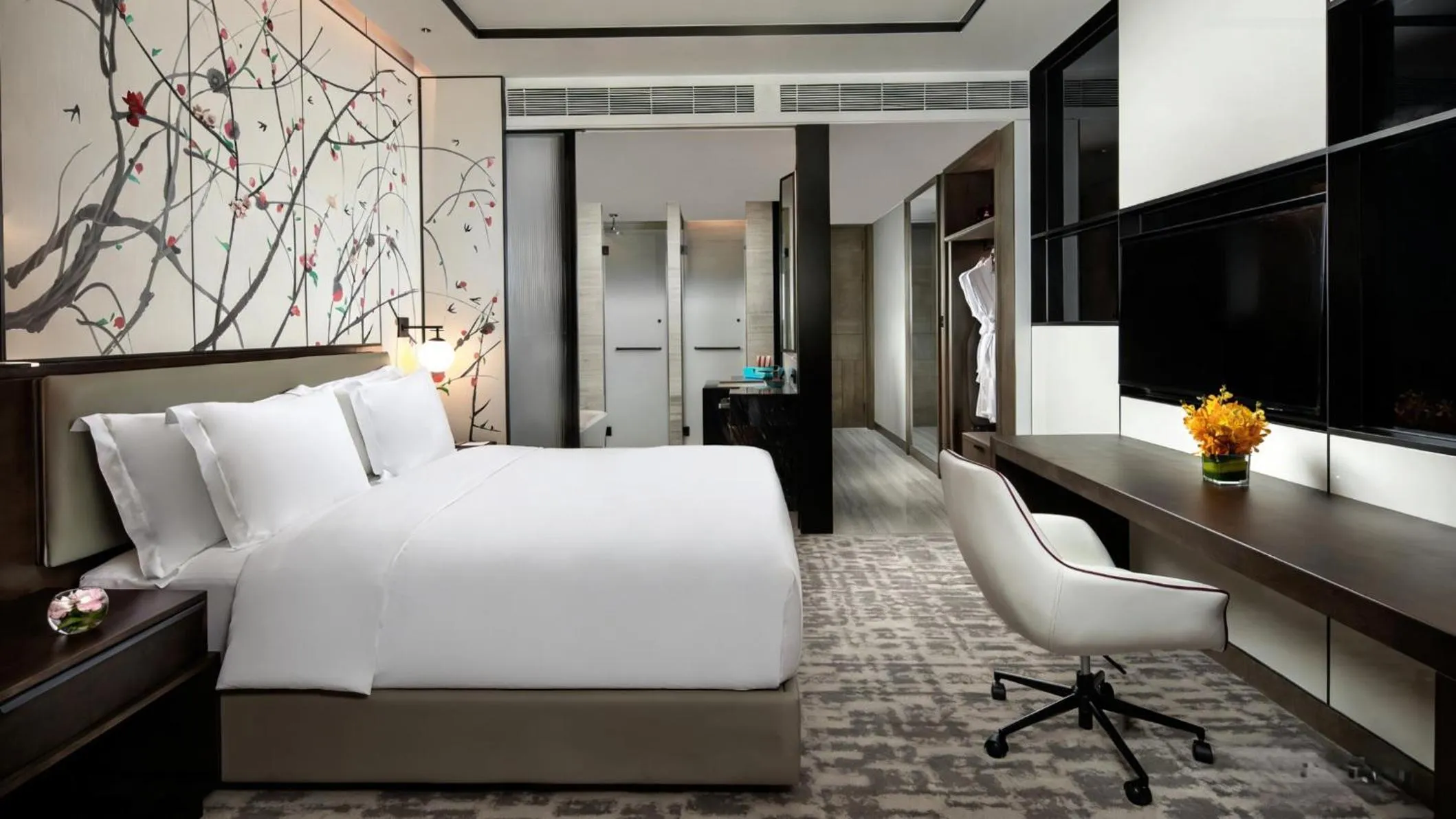 Photo of the whole room, Bed in Crowne Plaza Wuzhen by IHG