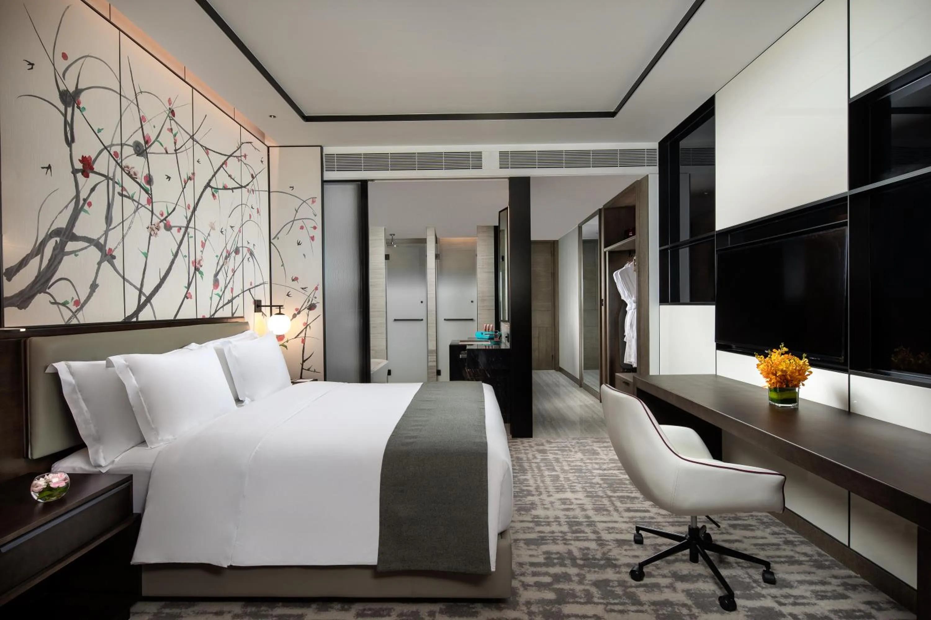 Bed in Crowne Plaza Wuzhen by IHG