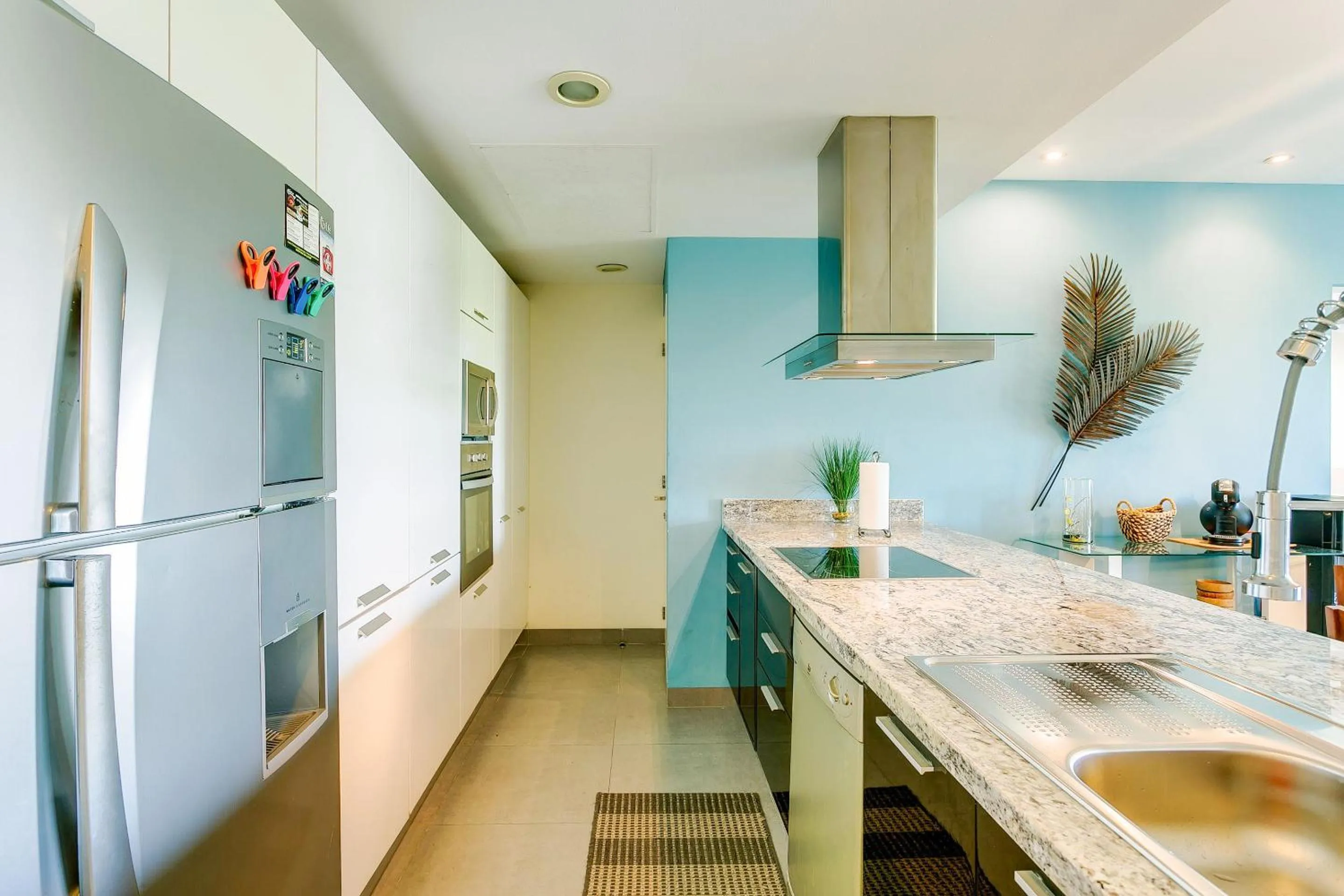 Kitchen or kitchenette in Golfers' Paradise at Nick Price Residences!