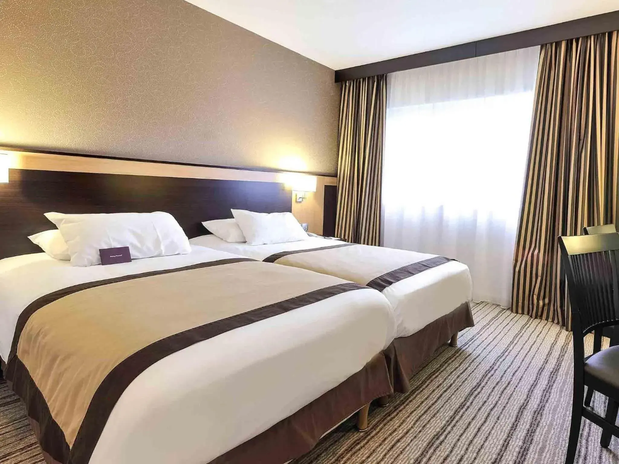 Standard Twin Room in Mercure Rouen Val de Reuil Standard Twin Room in Mercure Rouen Val de Reuil