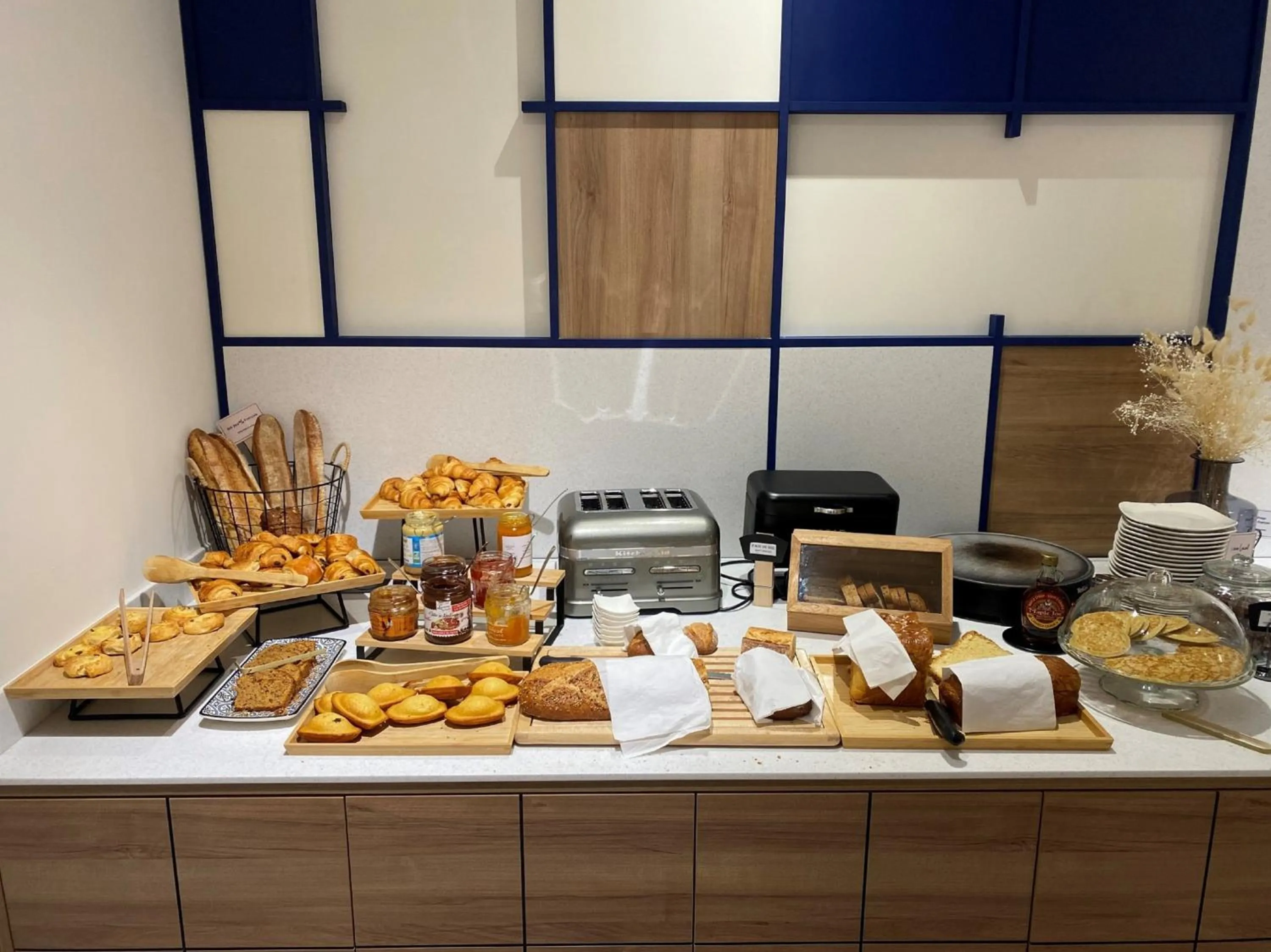 Breakfast in Mercure Rouen Val de Reuil