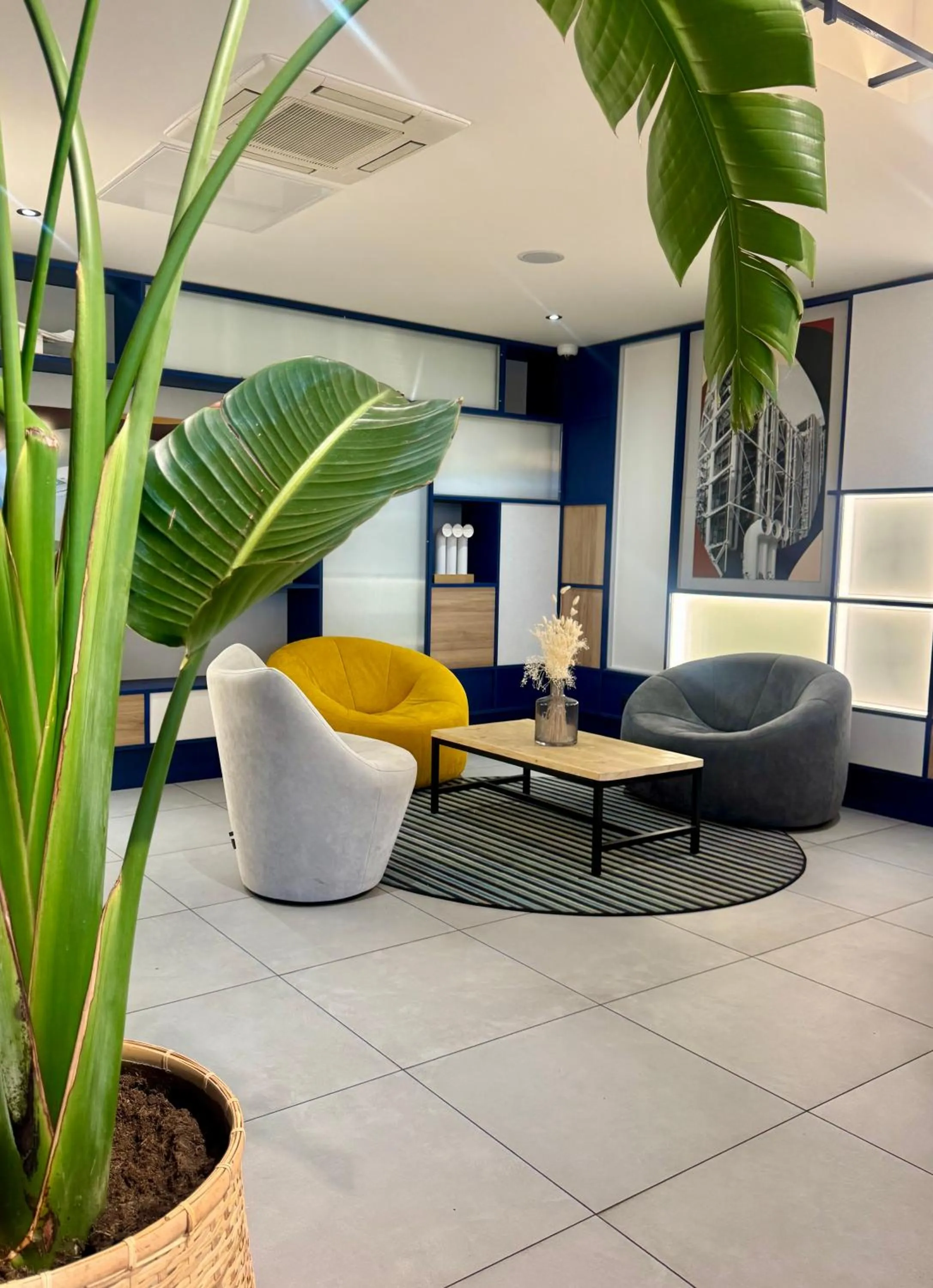 Lounge or bar in Mercure Rouen Val de Reuil