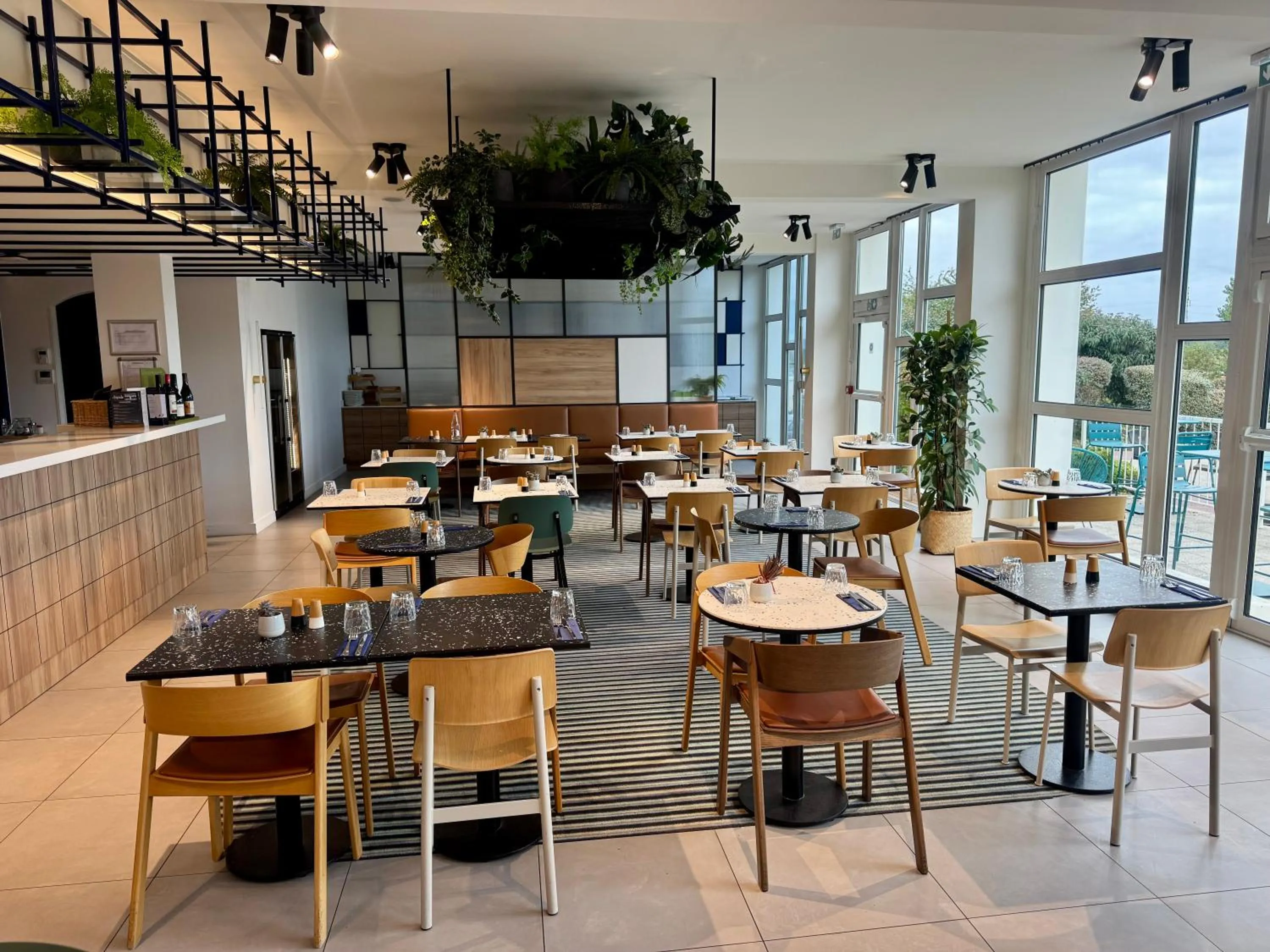 Restaurant/places to eat in Mercure Rouen Val de Reuil