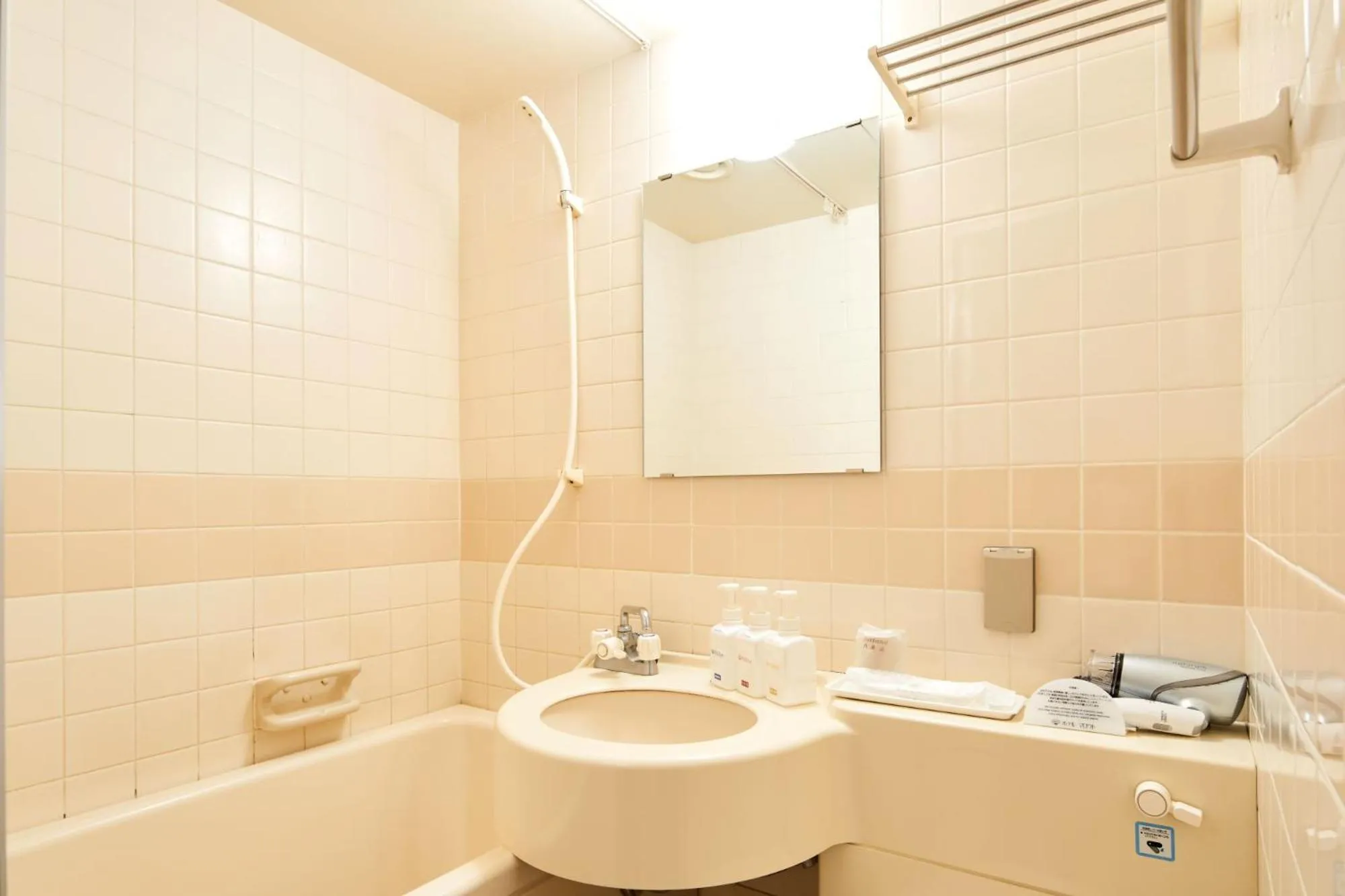 Shower in Hotel Marroad Tsukuba