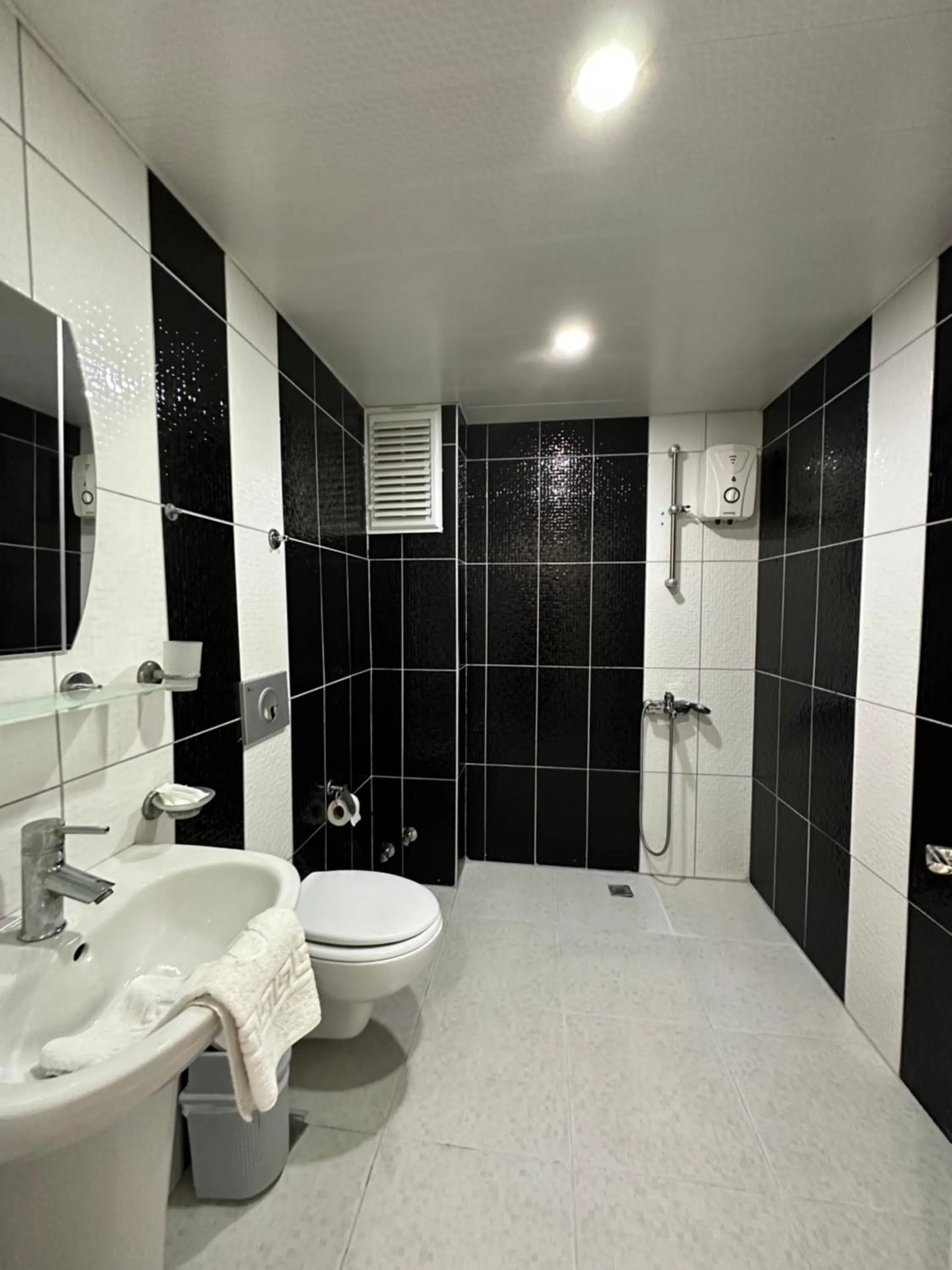 Shower in Alanya Queen Apart Otel