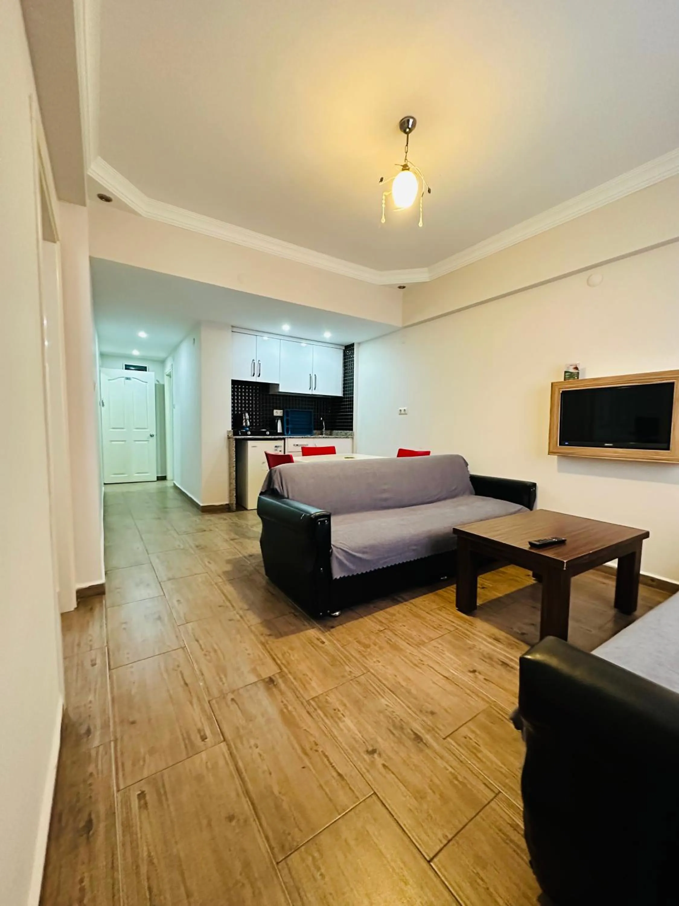 Kitchen or kitchenette, Bed in Alanya Queen Apart Otel