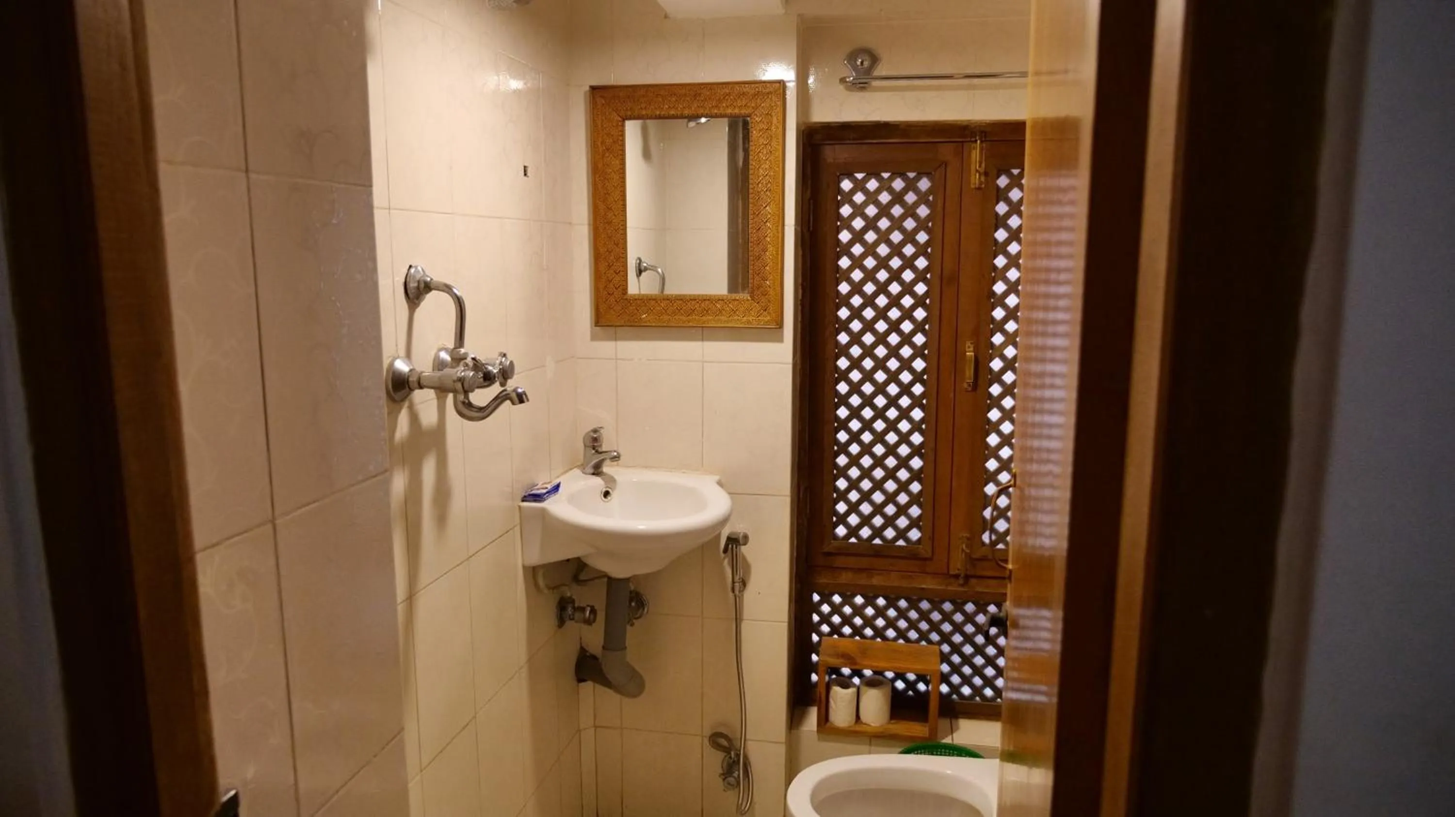 Bathroom in Sunny Guest House and Cafe