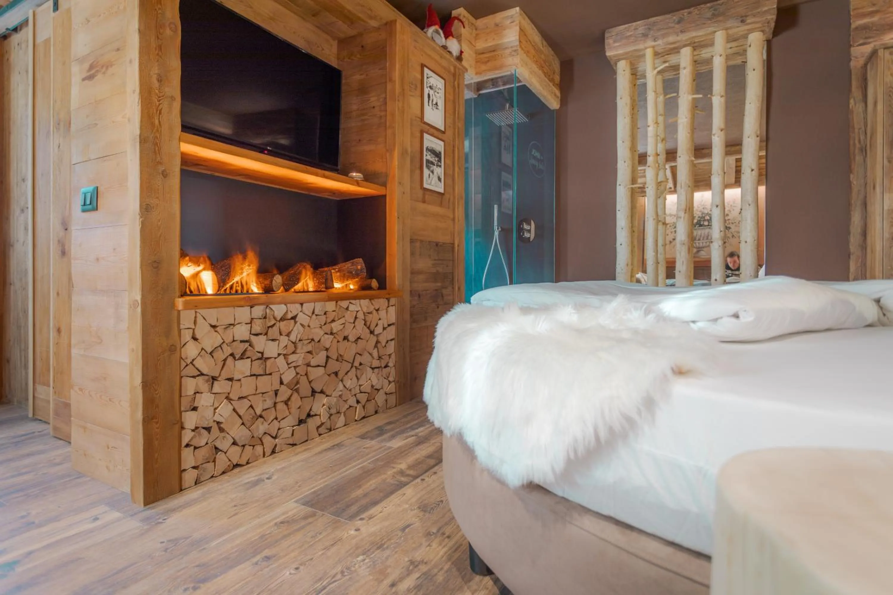 Bed in John Luxury Suites