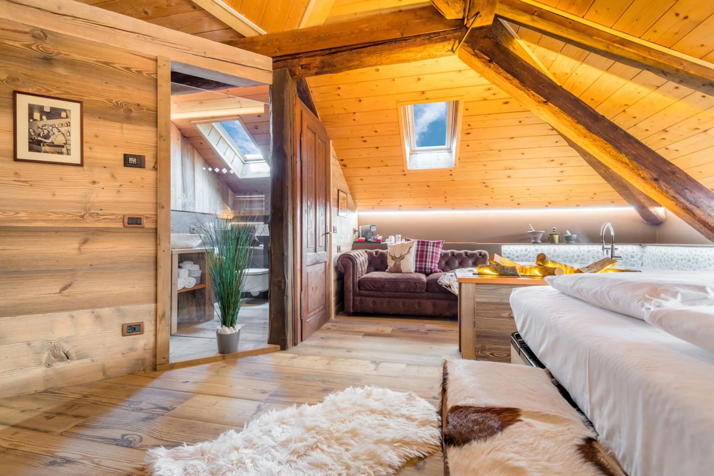 Bed in John Luxury Suites