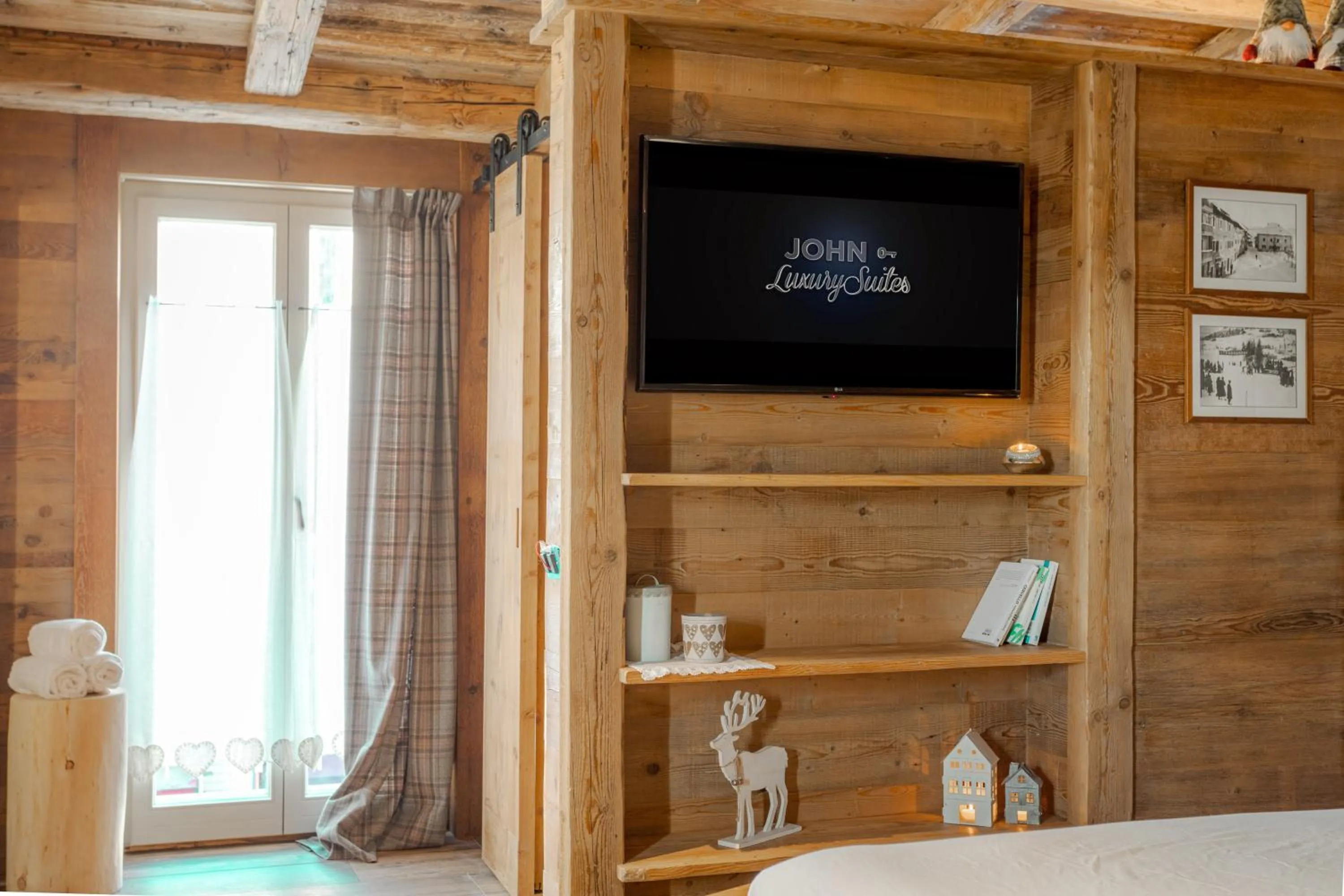 Bed in John Luxury Suites