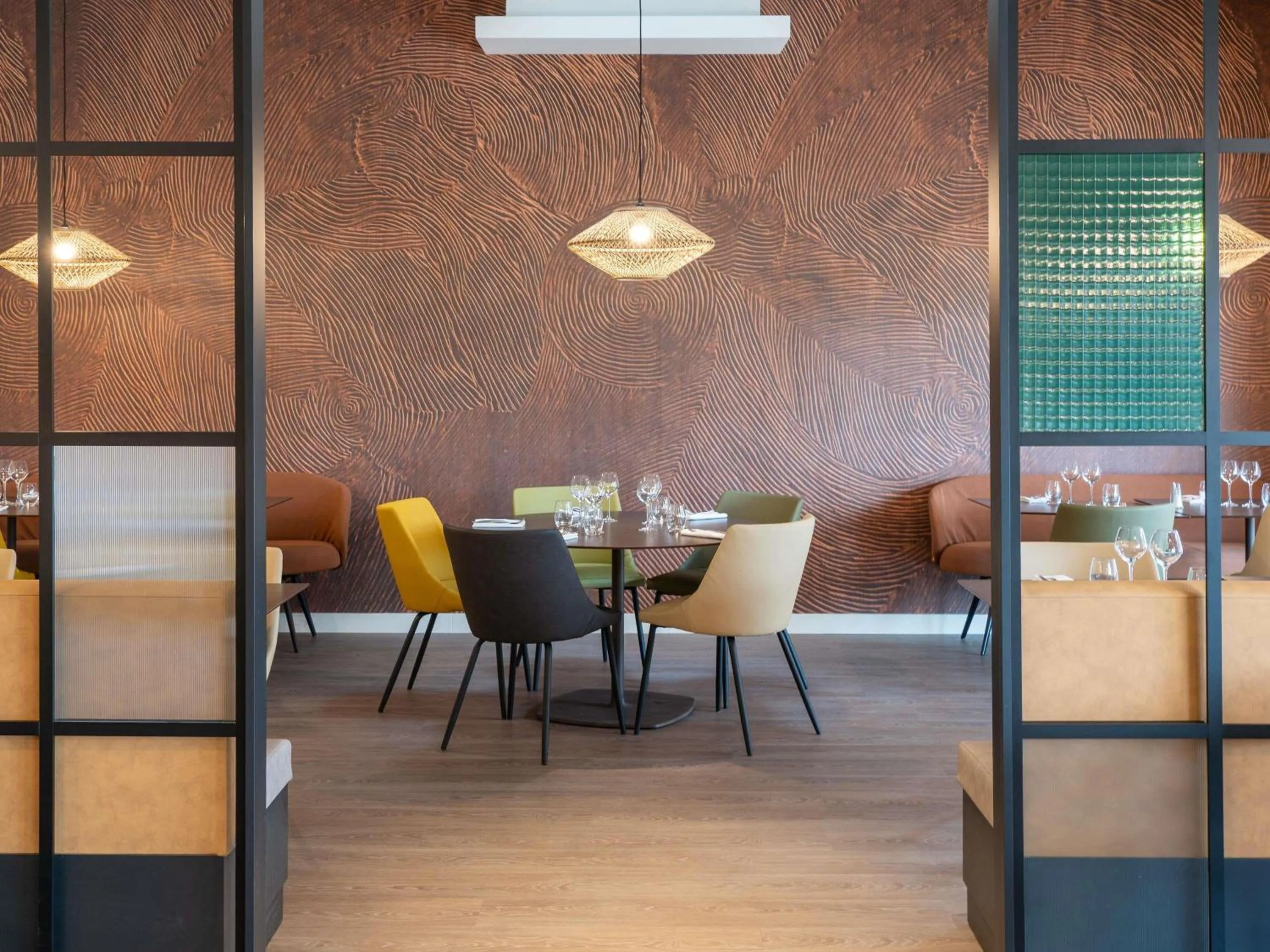 Restaurant/places to eat in Mercure Auxerre Autoroute du Soleil