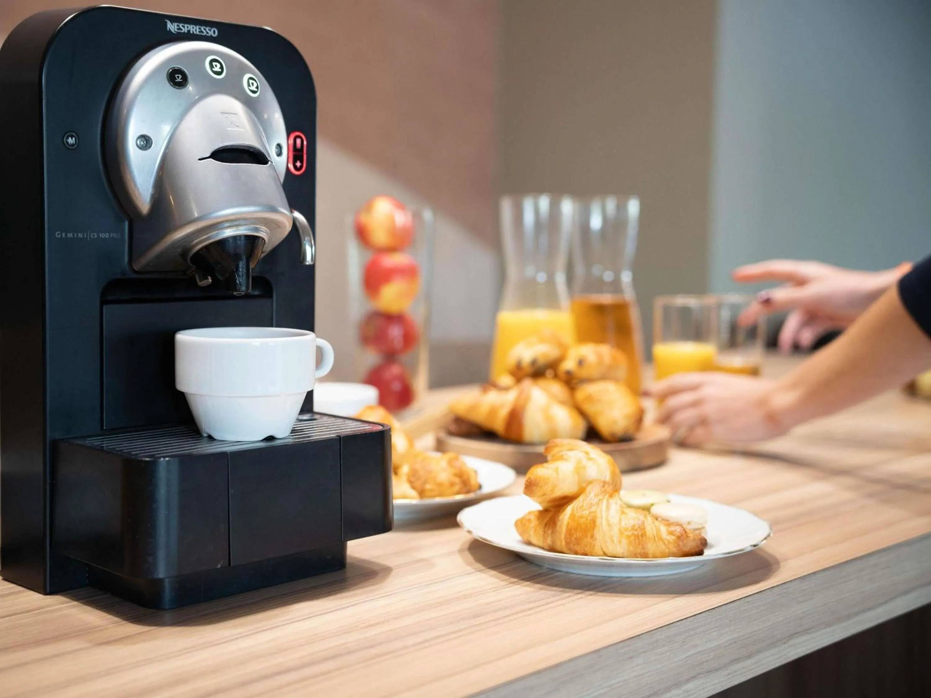 Meeting/conference room in Mercure Auxerre Autoroute du Soleil