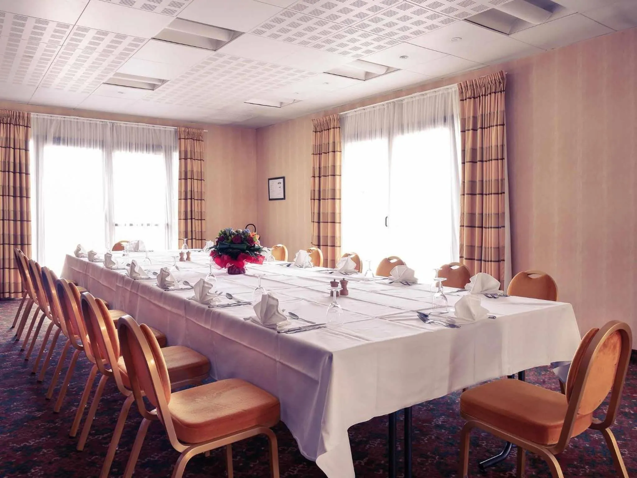 wedding in Mercure Auxerre Autoroute du Soleil