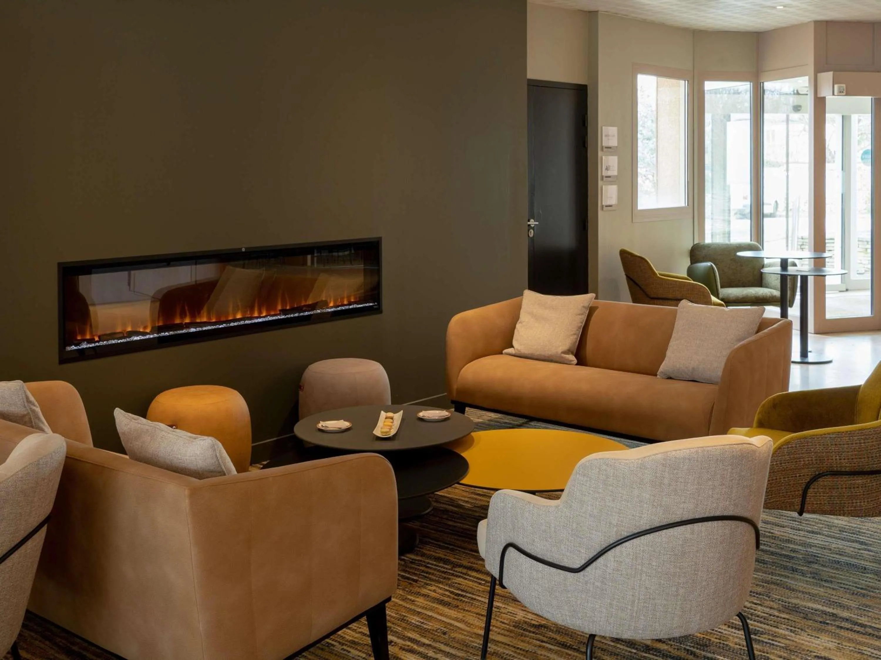 Property building in Mercure Auxerre Autoroute du Soleil