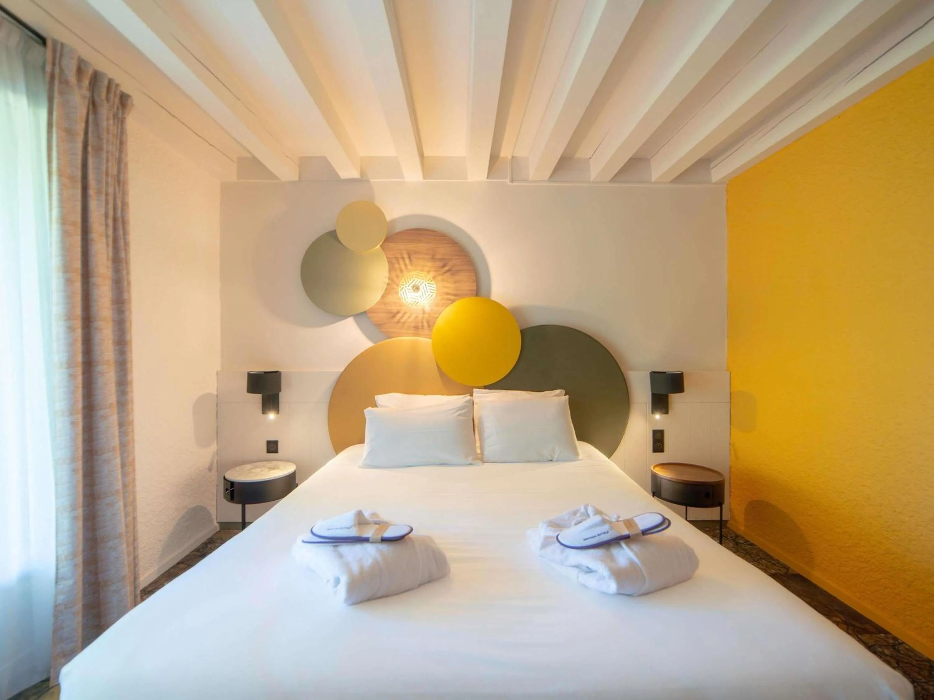 Bedroom, Bed in Mercure Auxerre Autoroute du Soleil