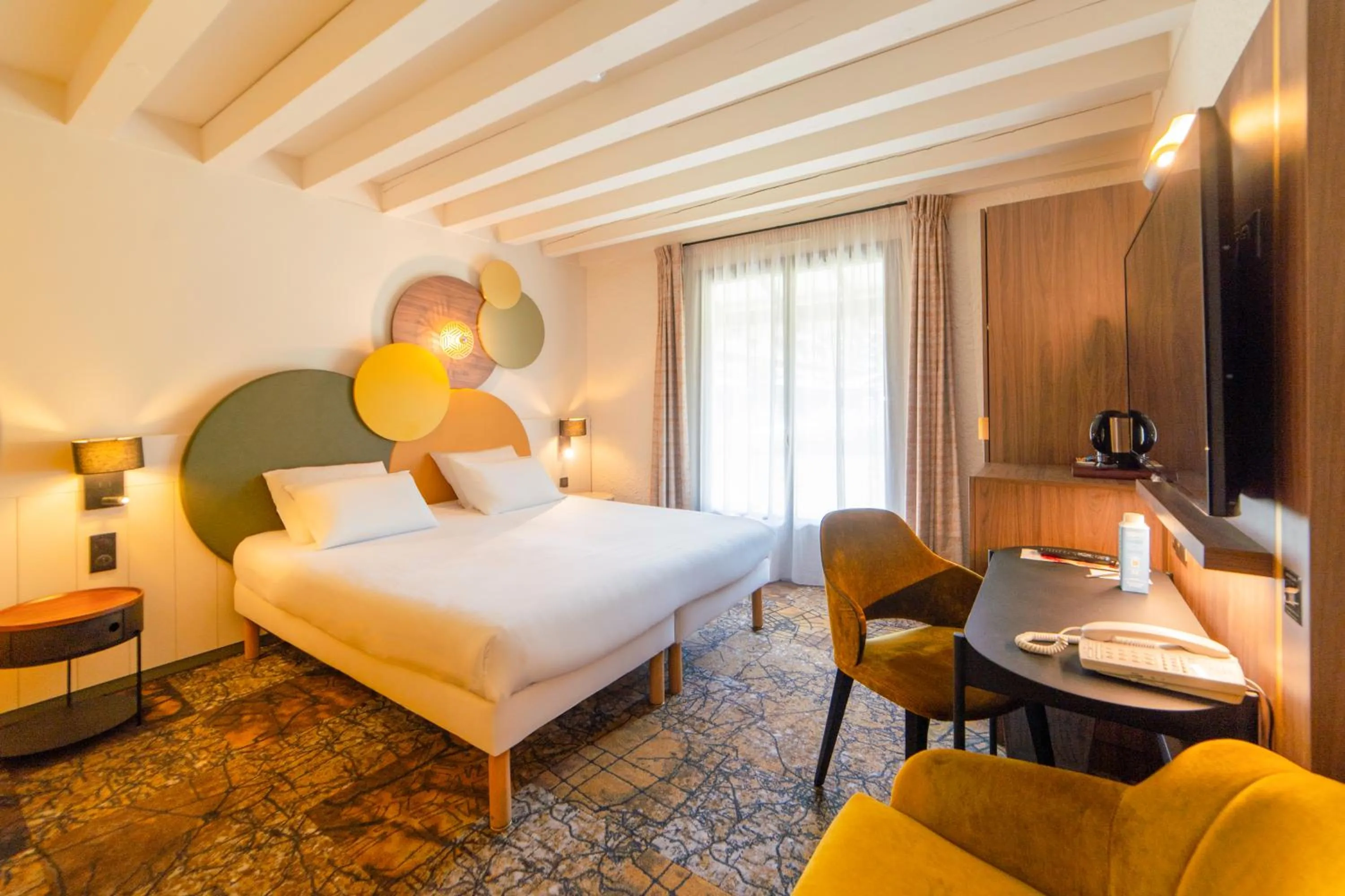 Bedroom, Bed in Mercure Auxerre Autoroute du Soleil