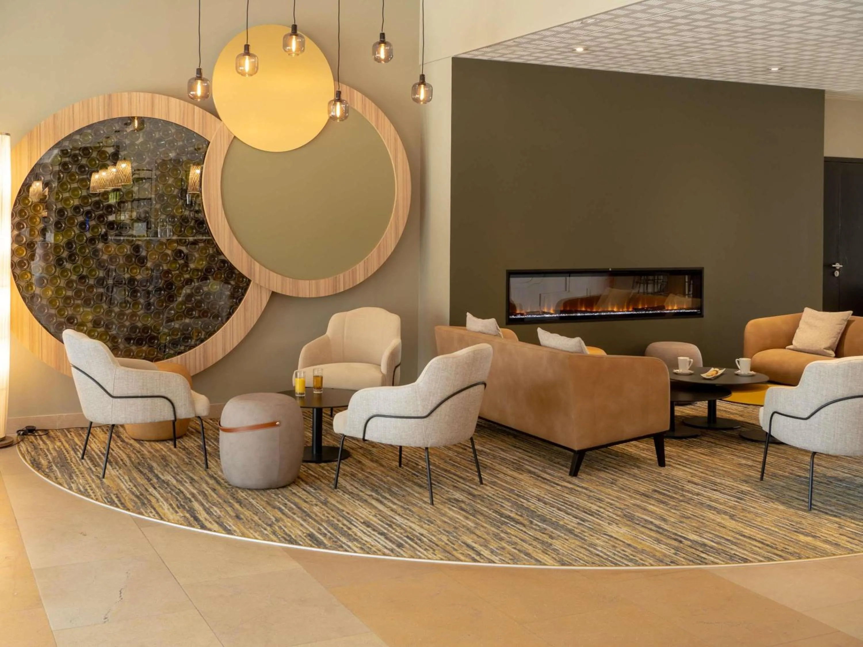 Property building in Mercure Auxerre Autoroute du Soleil