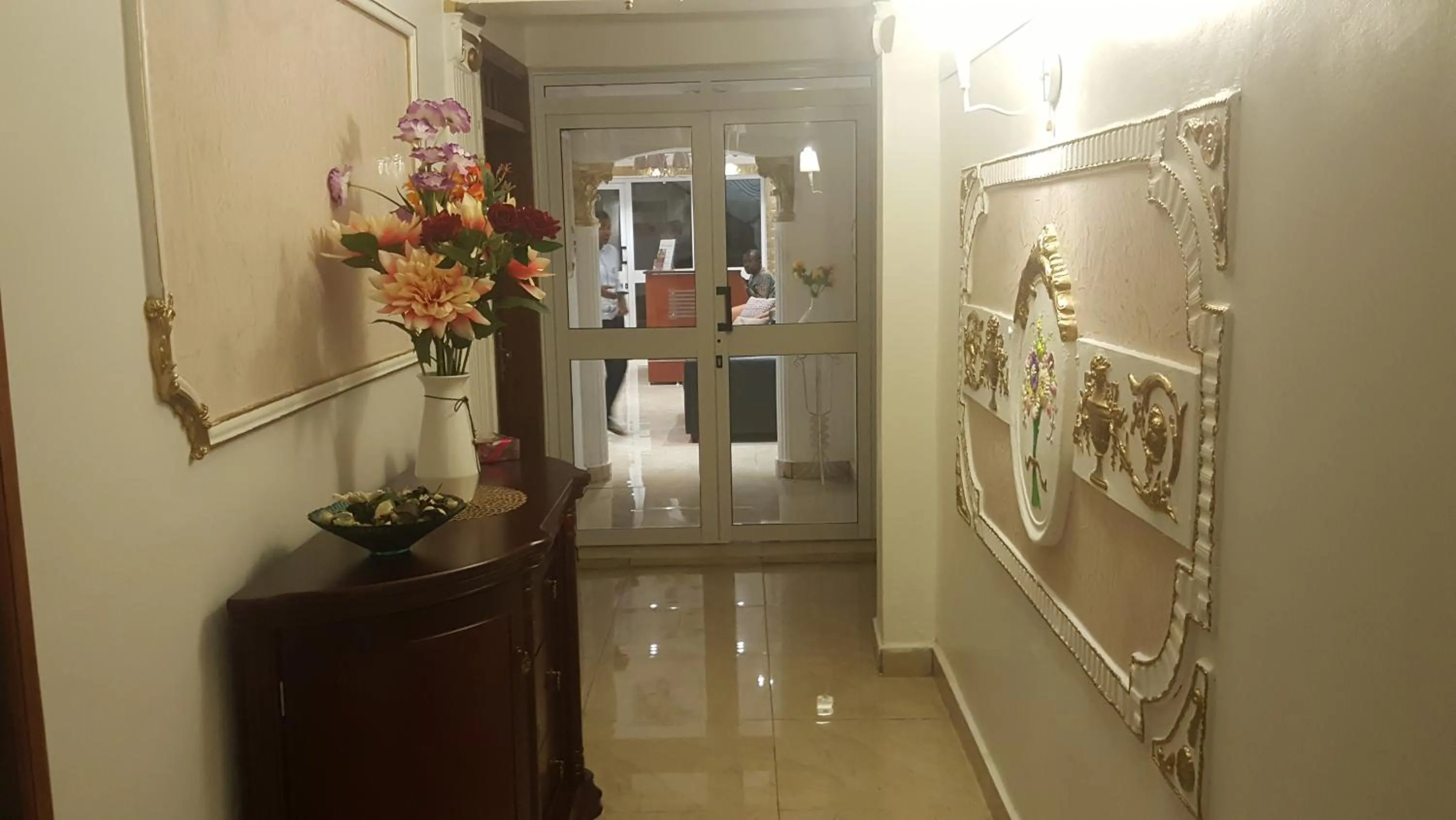 Lobby or reception in Résidences hôtelières Micheline et Emile BASTOS