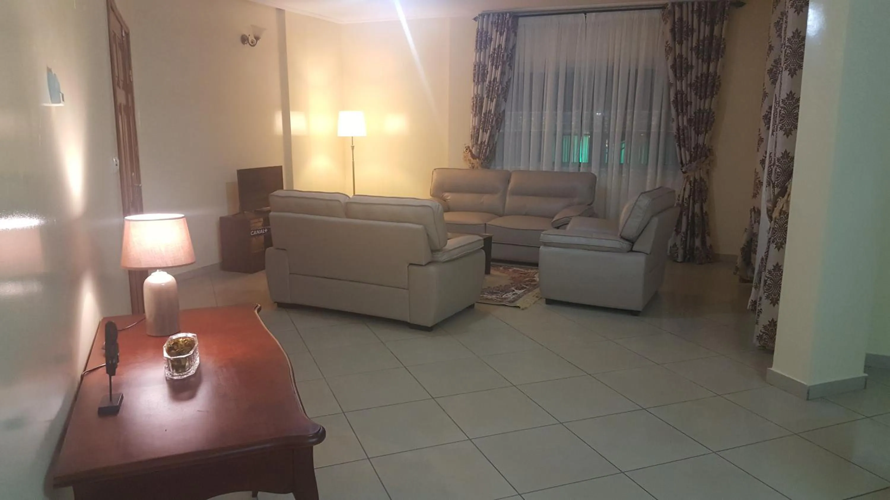 Living room in Résidences hôtelières Micheline et Emile BASTOS