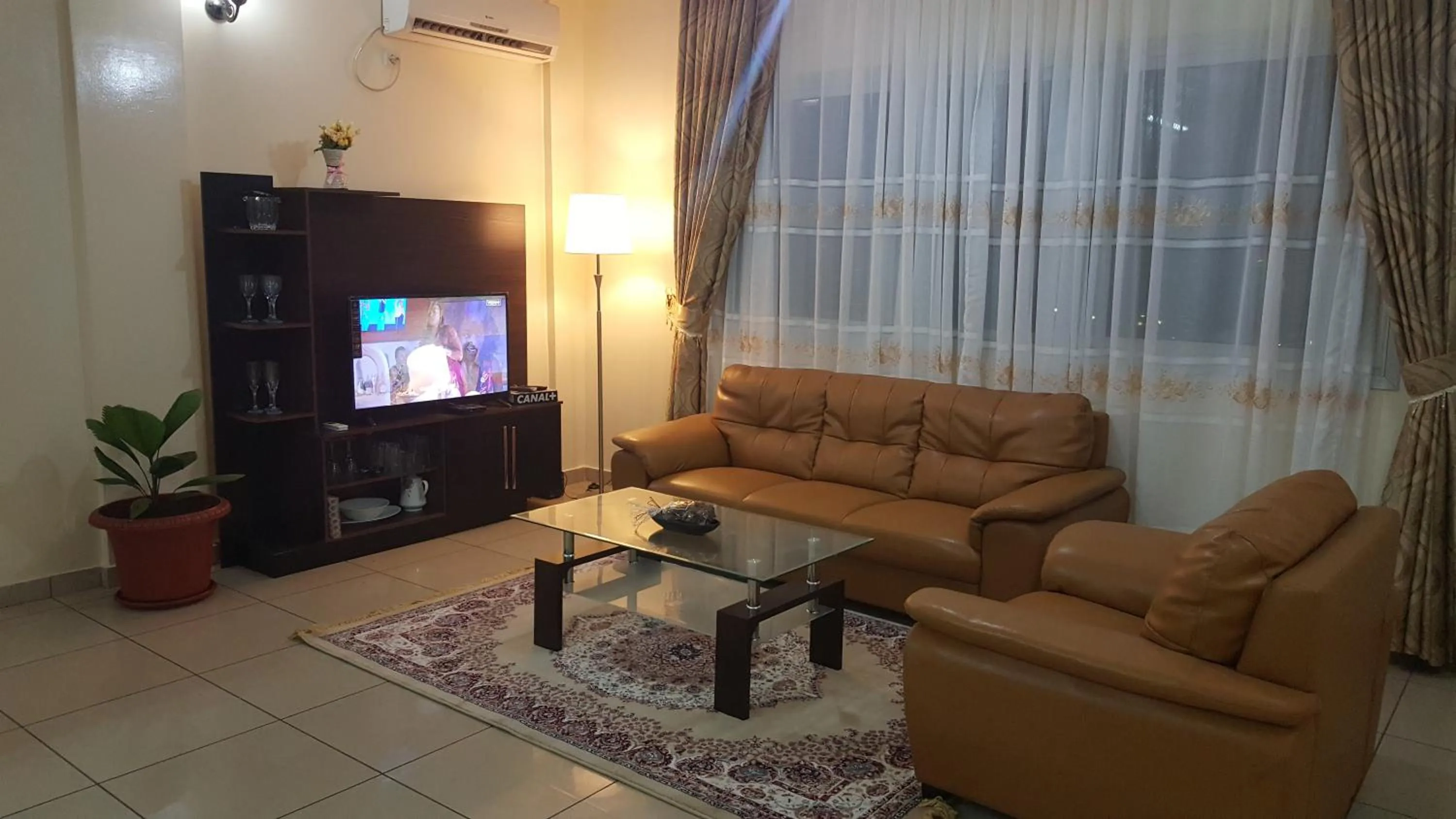 TV and multimedia in Résidences hôtelières Micheline et Emile BASTOS