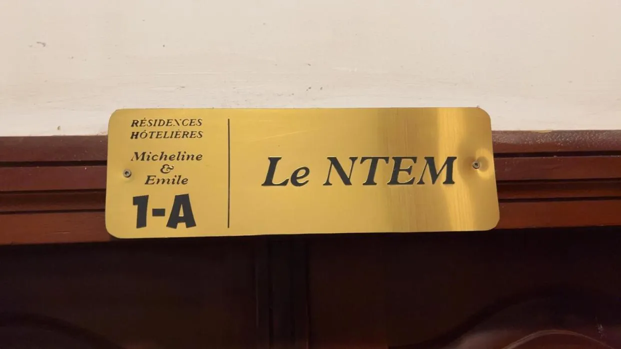 Logo/Certificate/Sign in Résidences hôtelières Micheline et Emile BASTOS