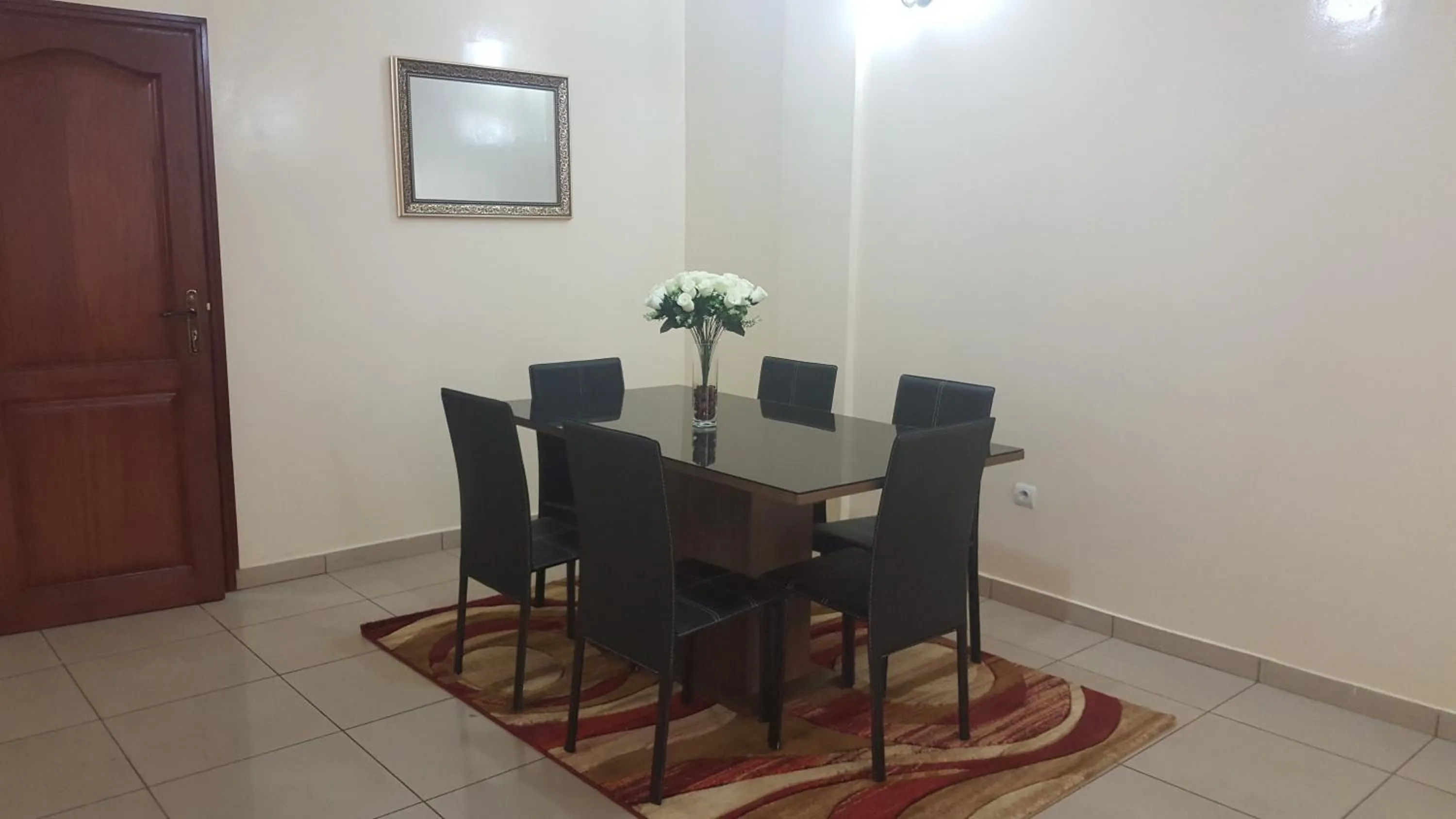 Dining area in Résidences hôtelières Micheline et Emile BASTOS